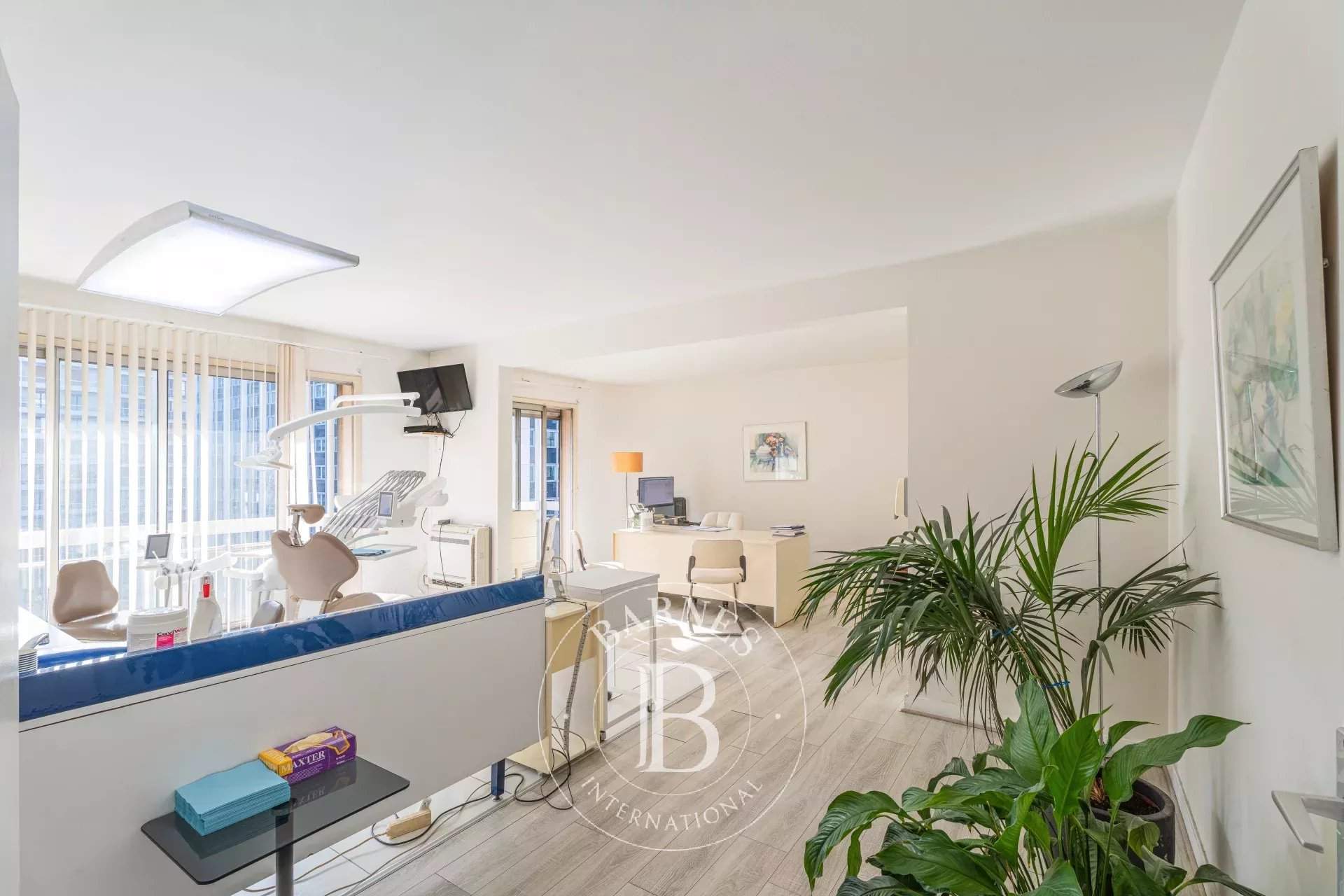 Paris  - Appartement 4 Pi&egrave;ces 3 Chambres - picture 4