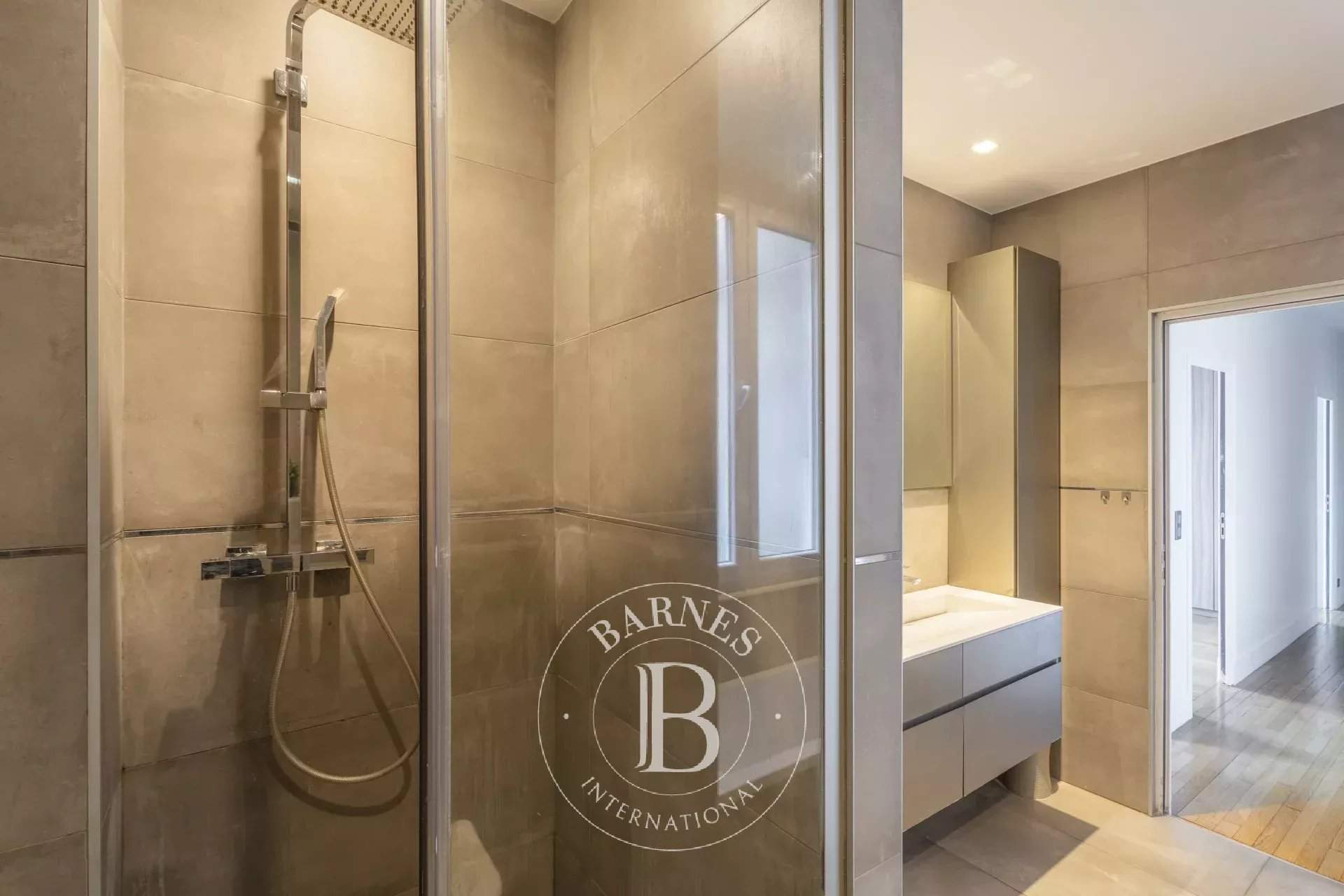 Paris  - Apartment 4 Bedrooms - picture 16