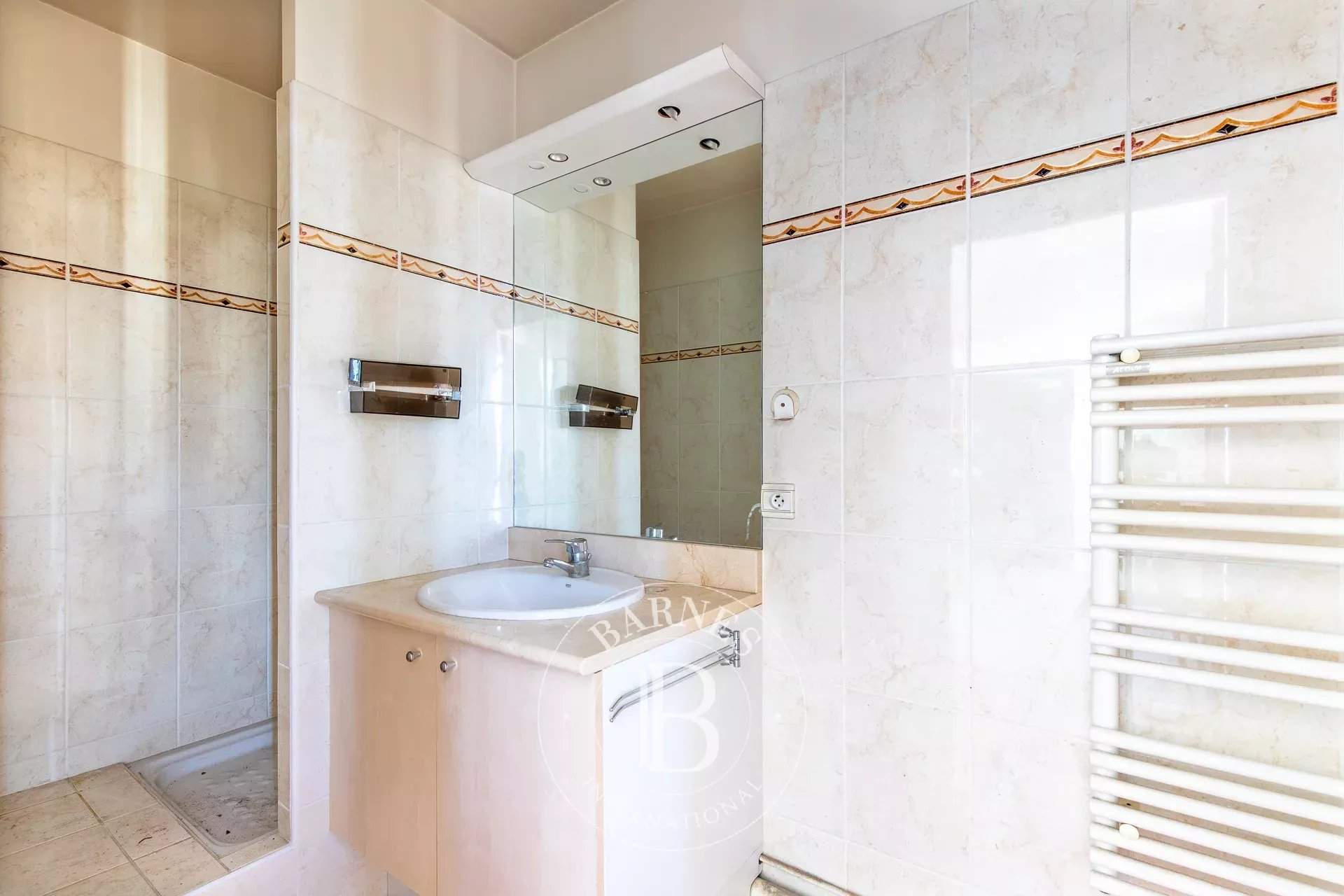 Paris  - Apartment 3 Bedrooms - picture 20