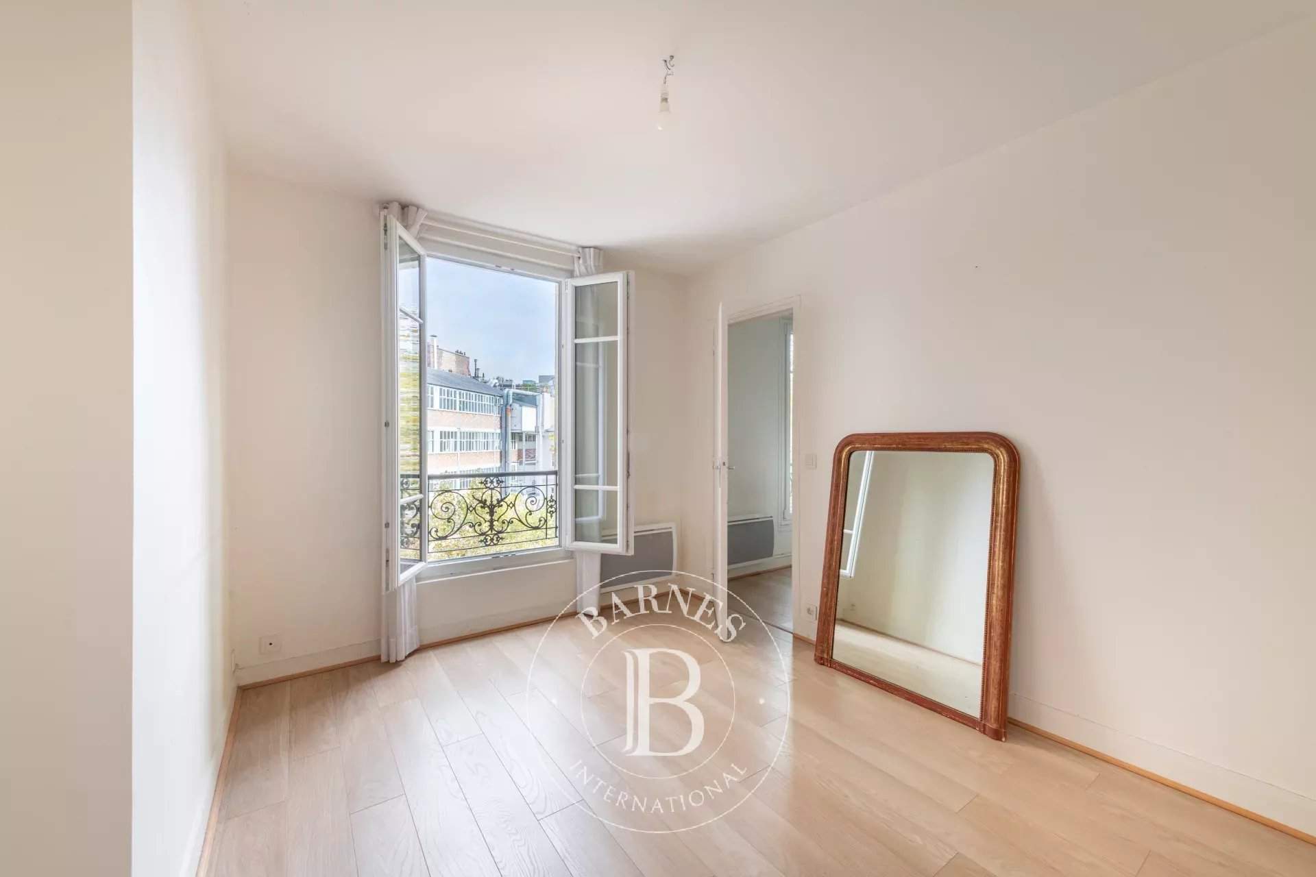 Paris  - Apartment 1 Bedroom - picture 1