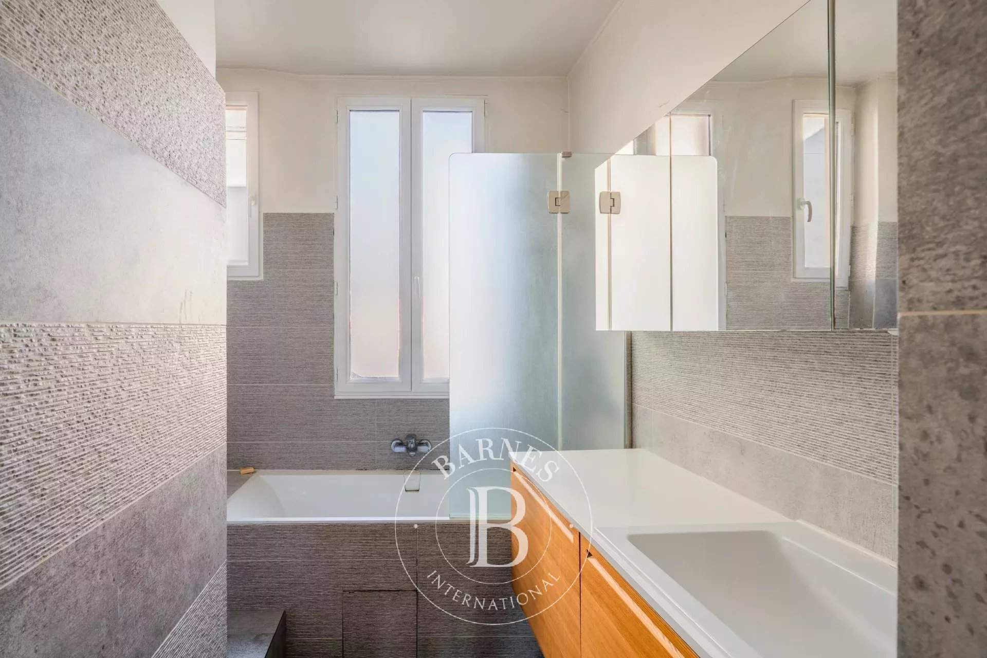 Paris  - Appartement 4 Pi&egrave;ces 3 Chambres - picture 9