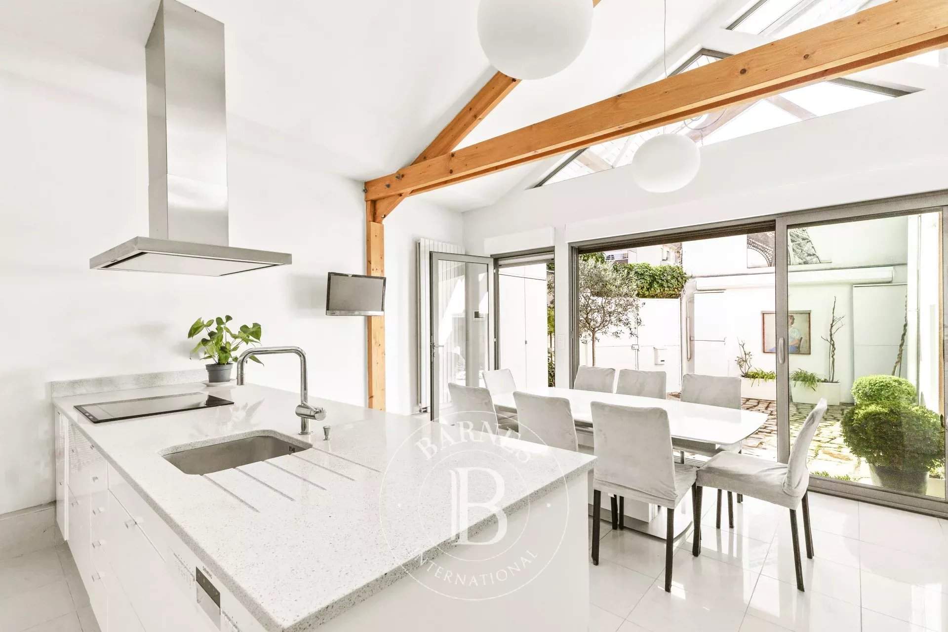 Paris  - House 4 Bedrooms - picture 7