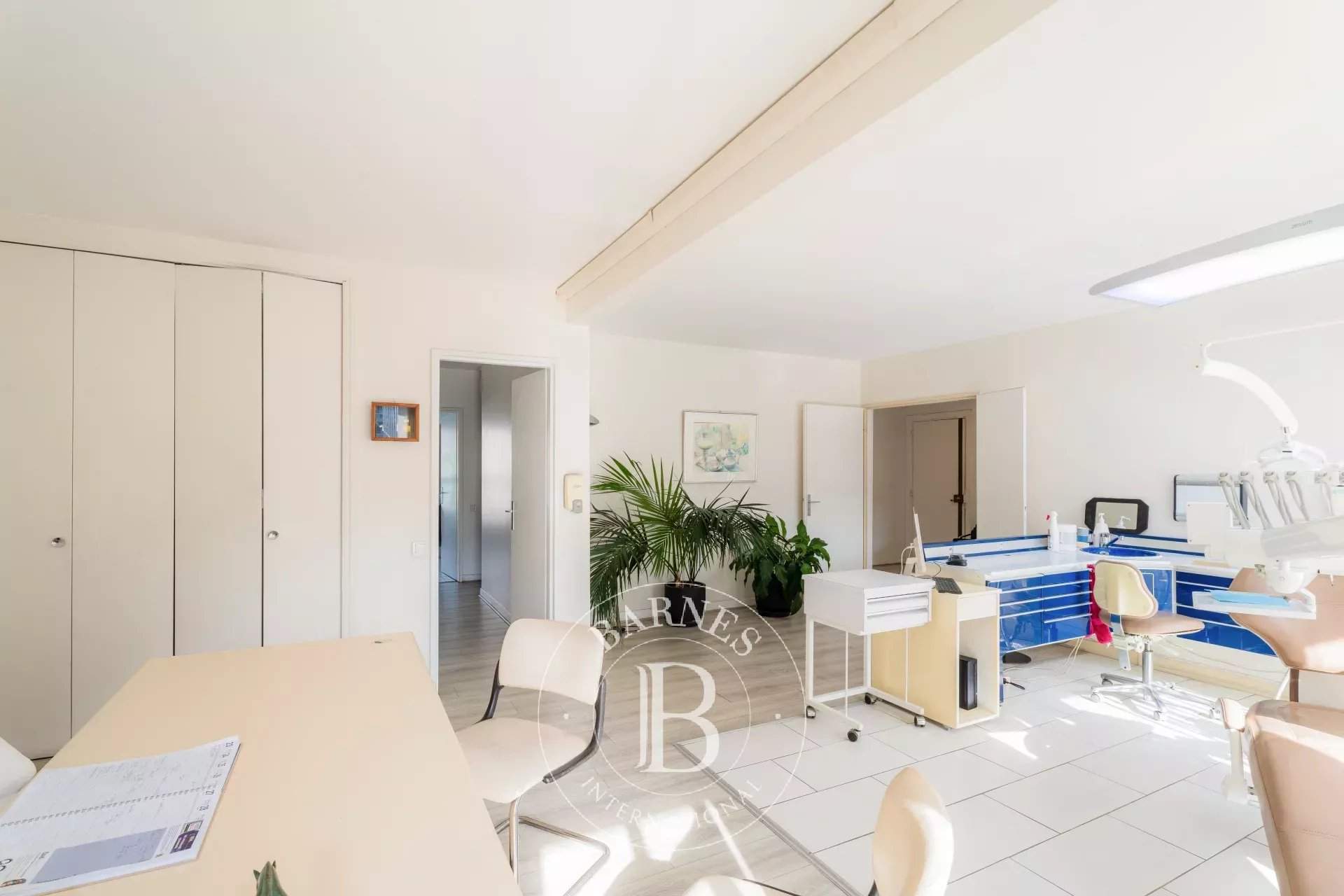 Paris  - Appartement 4 Pi&egrave;ces 3 Chambres - picture 2