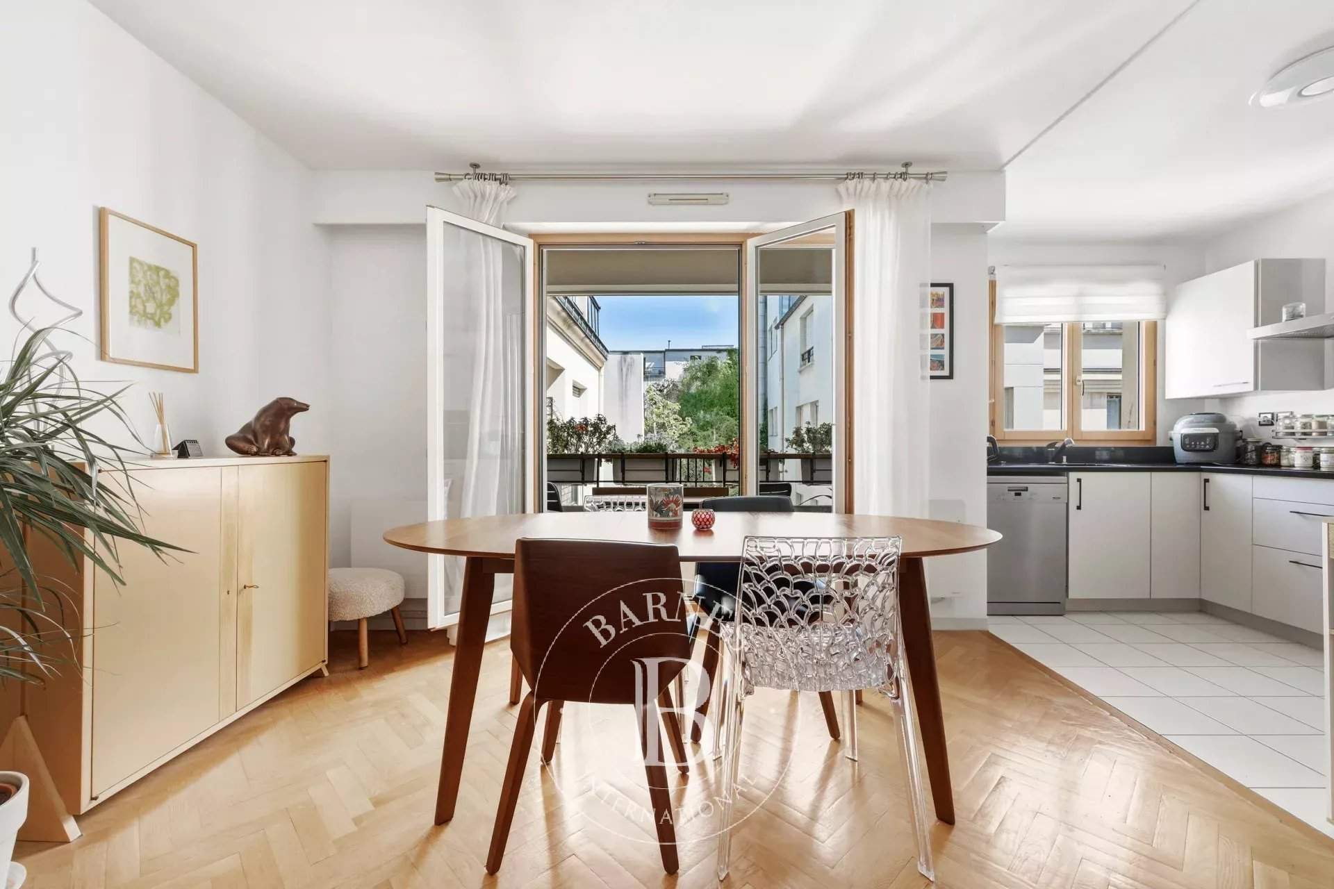 Paris  - Appartement 2 Pi&egrave;ces, 1 Chambre - picture 2