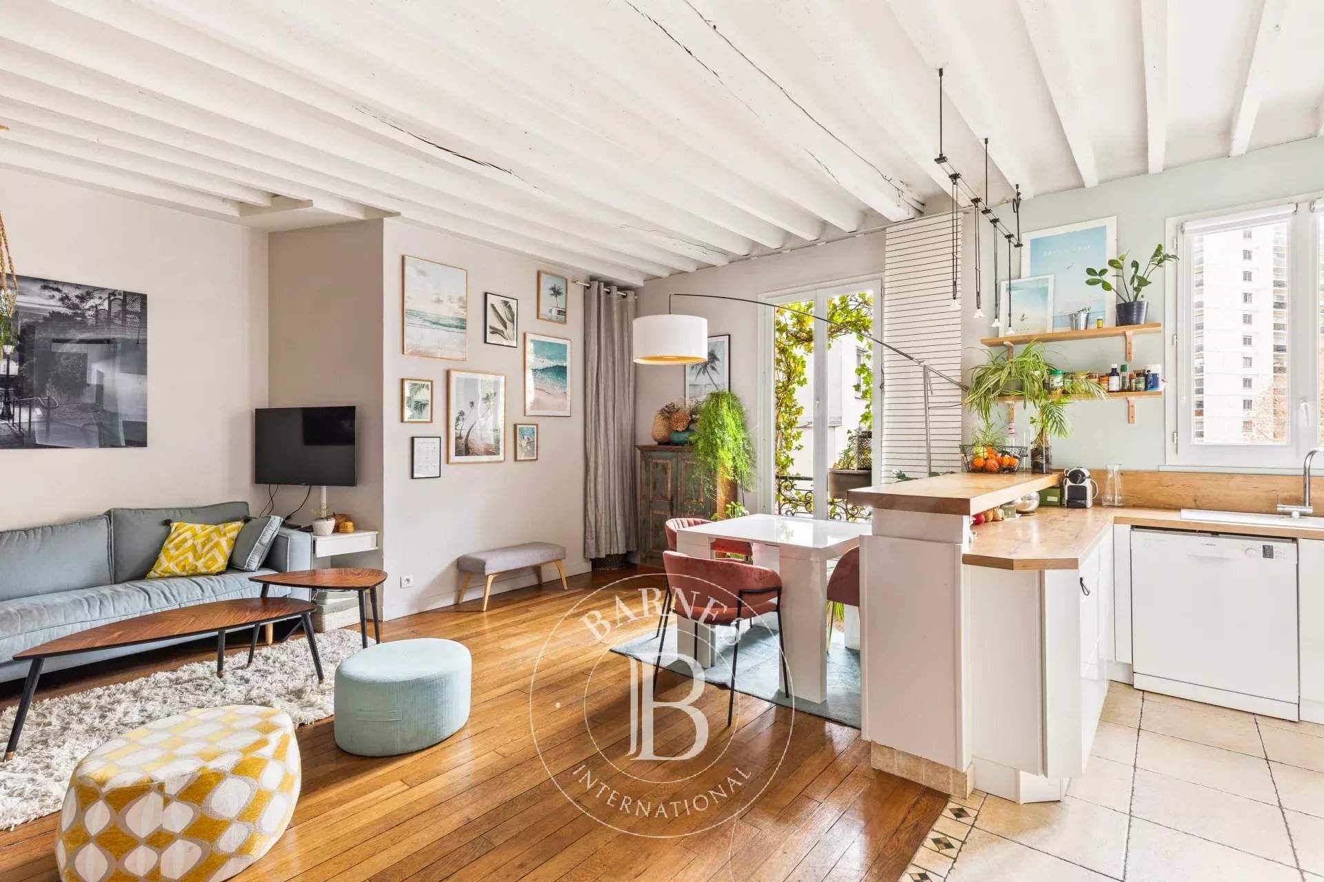 Paris  - Appartement 4 Pièces 3 Chambres - picture 1