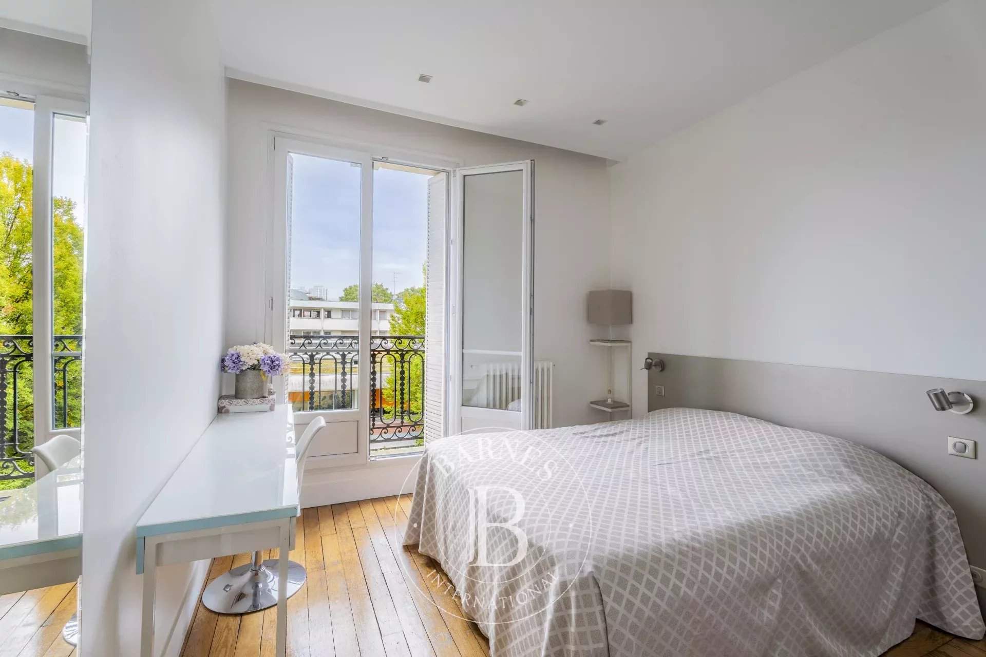 Paris  - Apartment 4 Bedrooms - picture 12