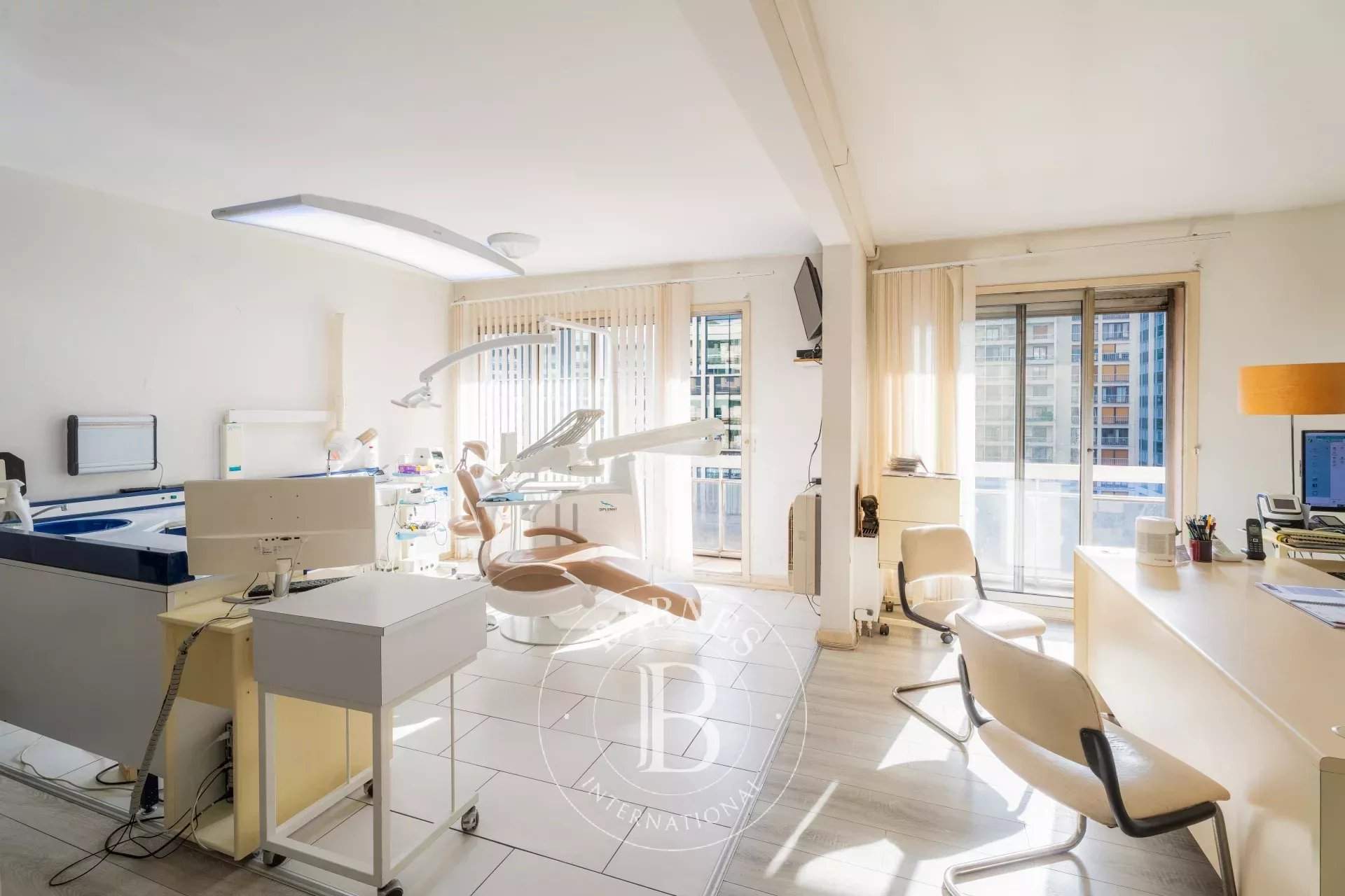 Paris  - Appartement 4 Pi&egrave;ces 3 Chambres - picture 5