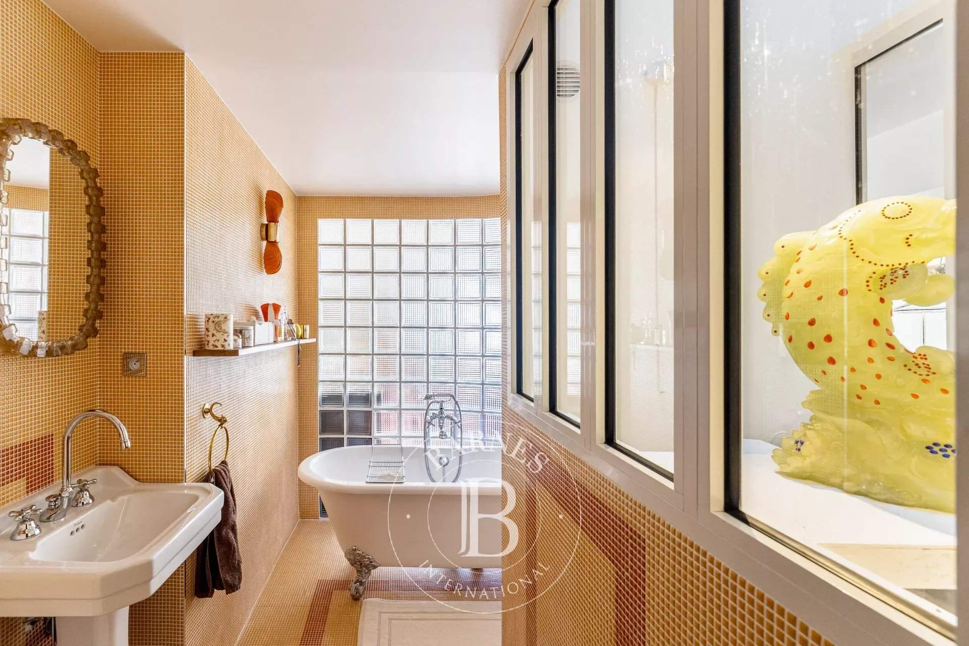 Paris  - Appartement 4 Pi&egrave;ces 2 Chambres - picture 12