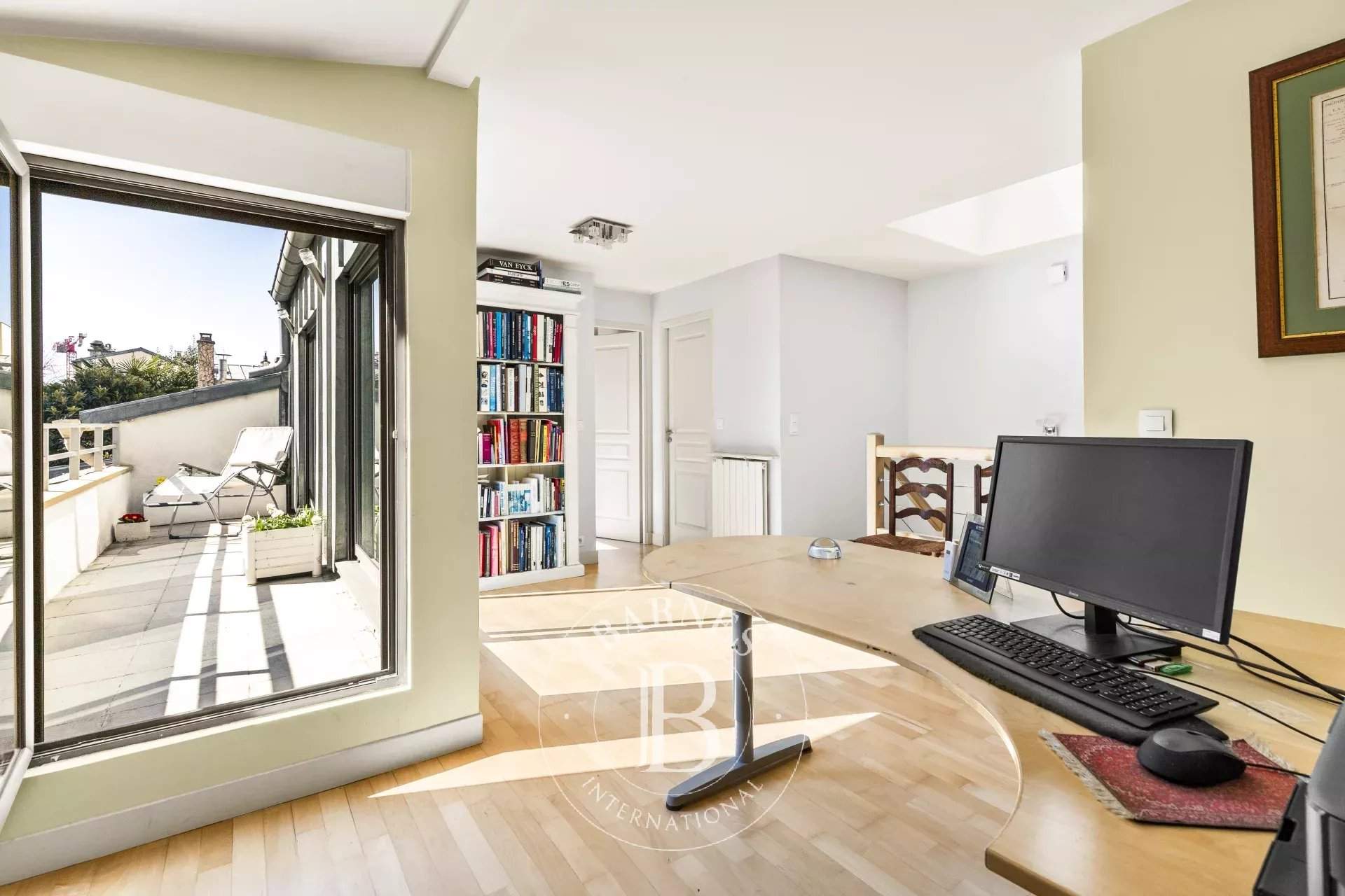 Paris  - House 4 Bedrooms - picture 16