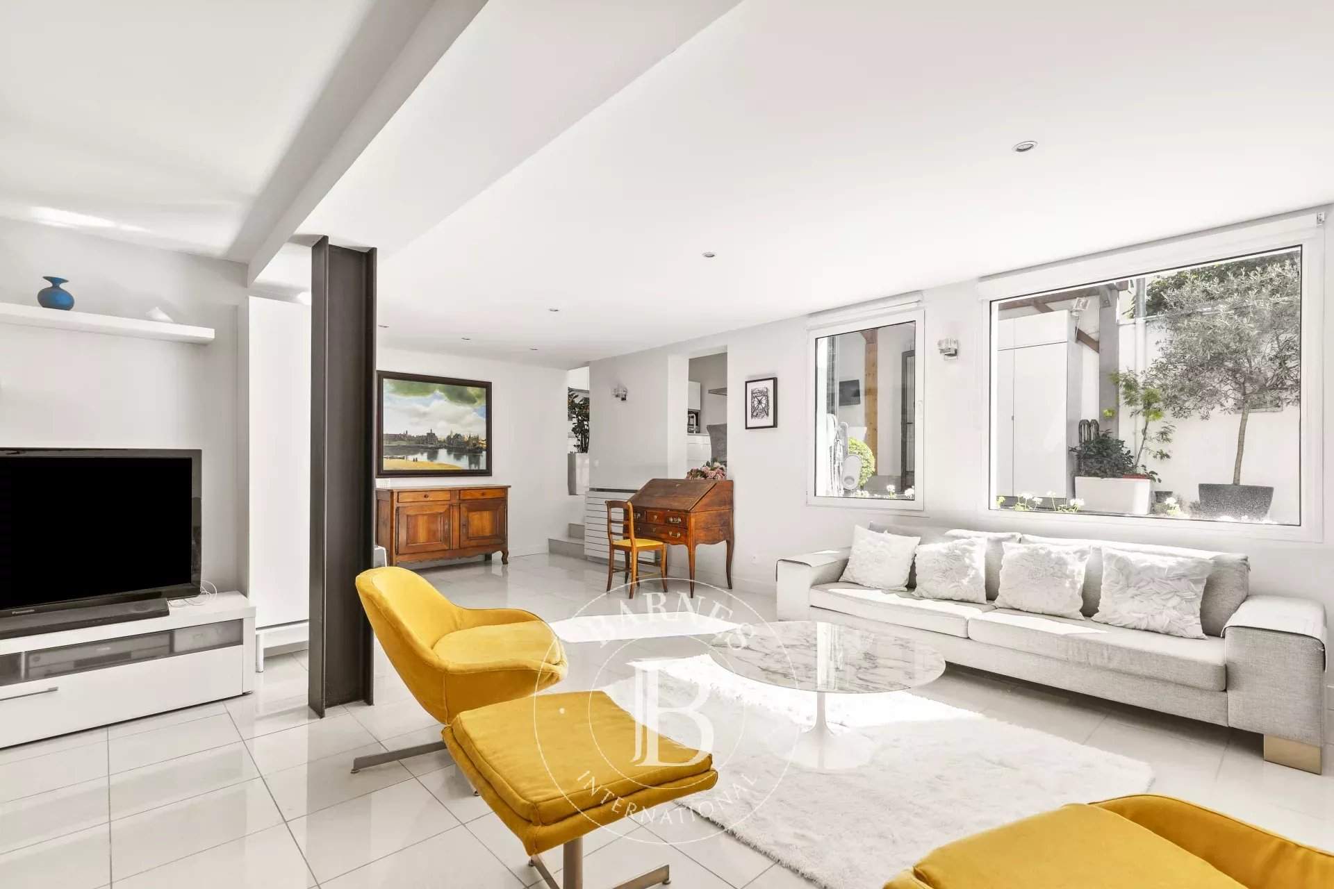 Paris  - House 4 Bedrooms - picture 3