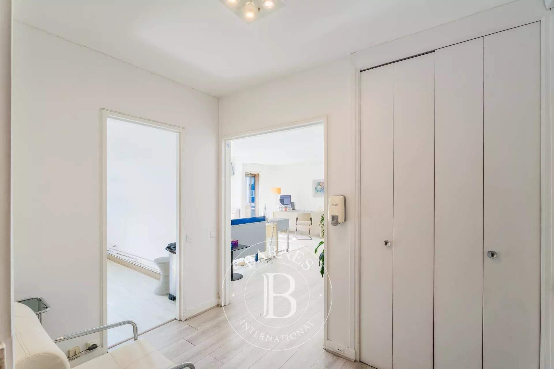 Paris  - Appartement 4 Pi&egrave;ces 3 Chambres - picture 7