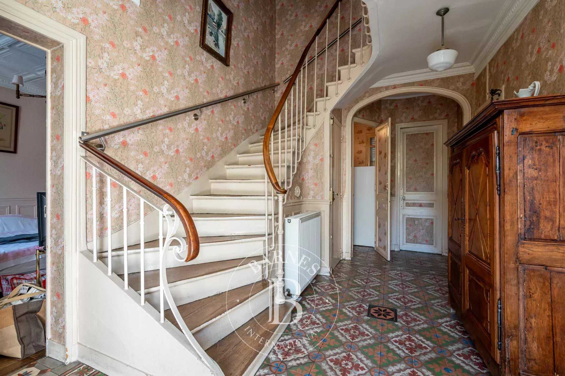 Asnières-sur-Seine  - Hôtel particulier 8 Pièces 6 Chambres