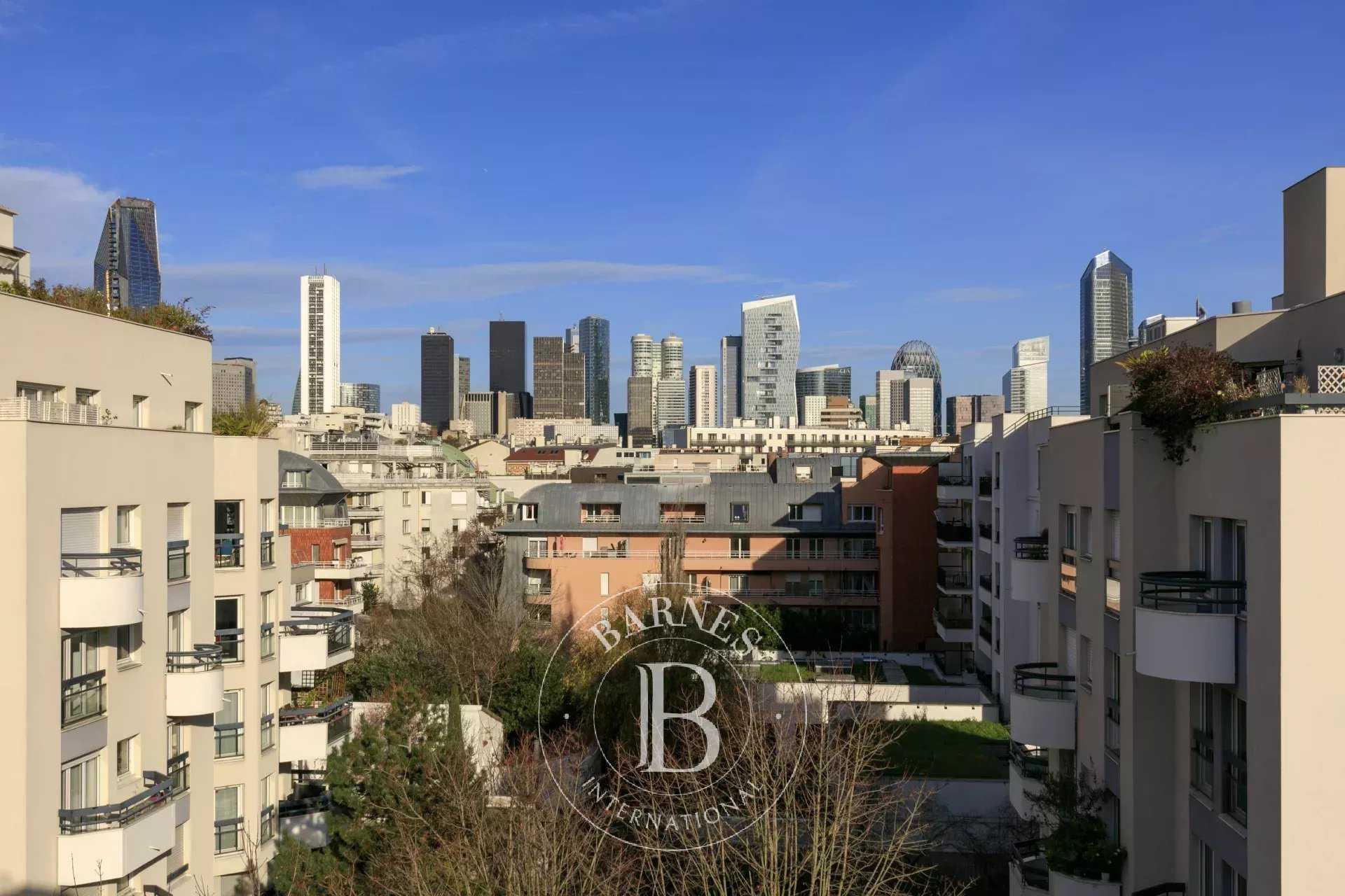 Suresnes  - Appartement 5 Pi&egrave;ces 3 Chambres