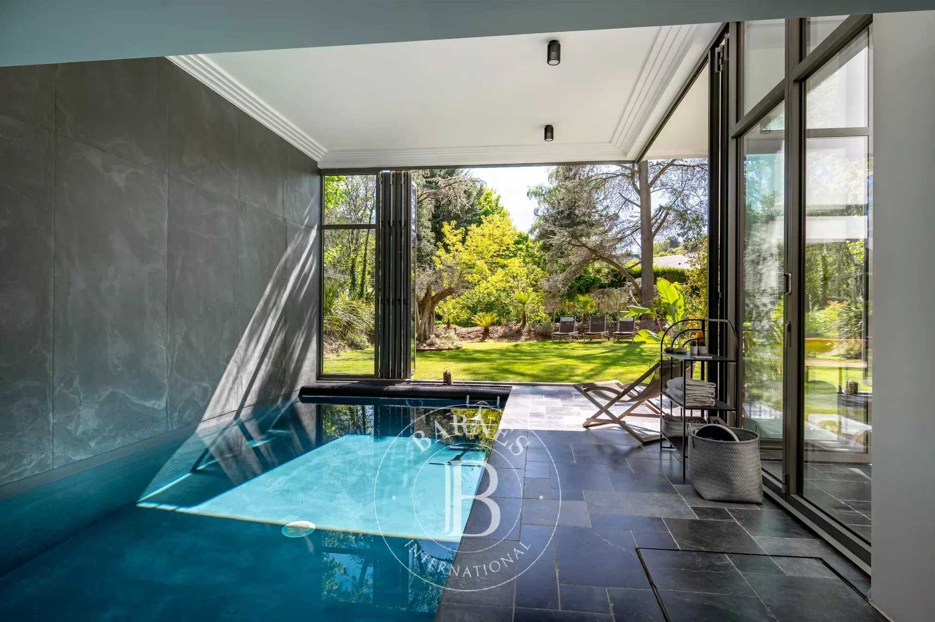 Rueil-Malmaison  - House 6 Bedrooms