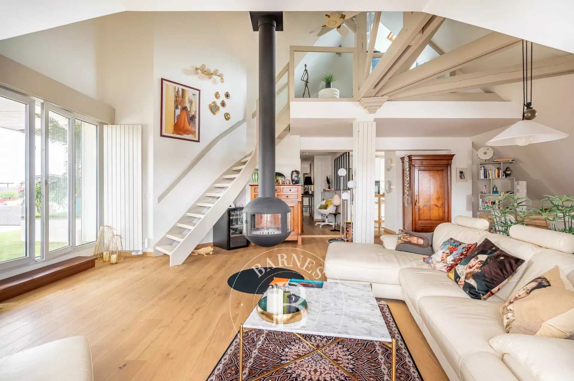 Rueil-Malmaison  - Appartement 5 Pièces 3 Chambres