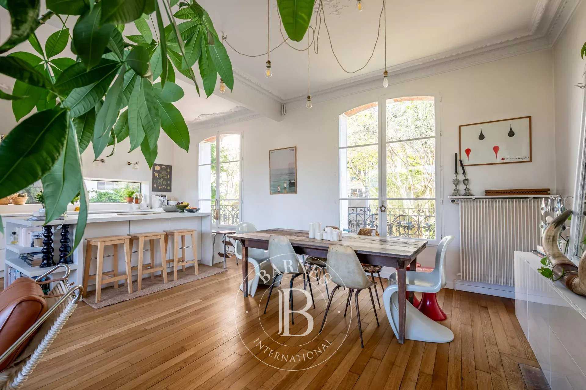 Nanterre  - Maison 7 Pi&egrave;ces 5 Chambres