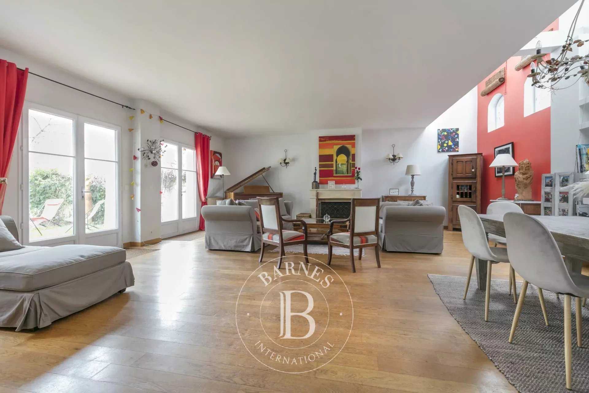 Colombes  - House 6 Bedrooms