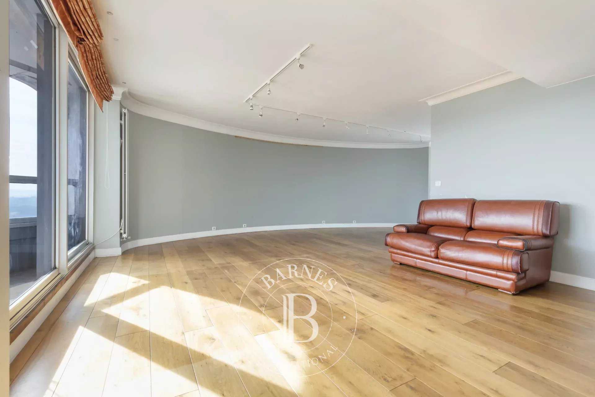Puteaux  - Apartment 3 Bedrooms