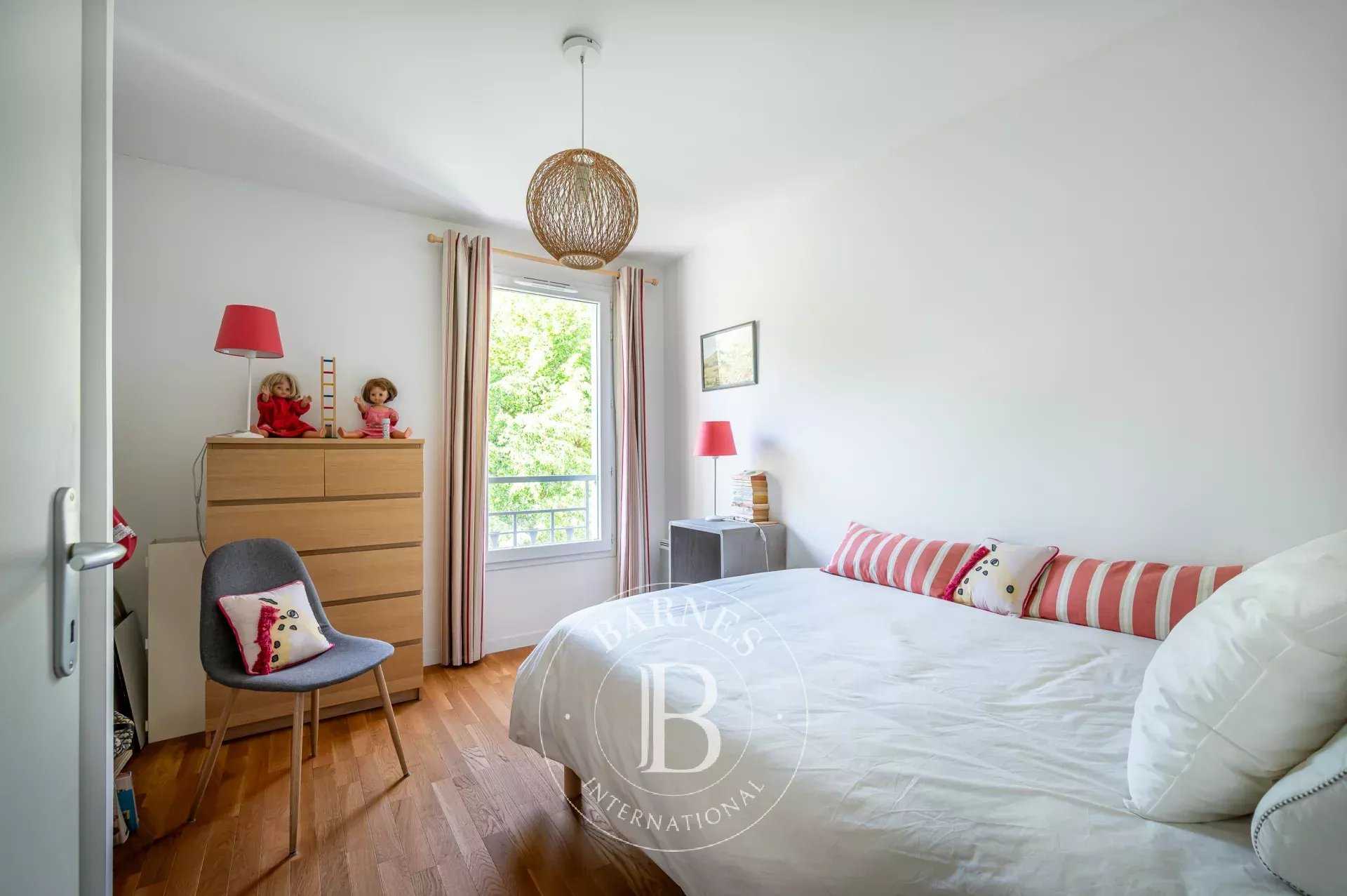 Bois-Colombes  - Appartement 4 Pièces 3 Chambres