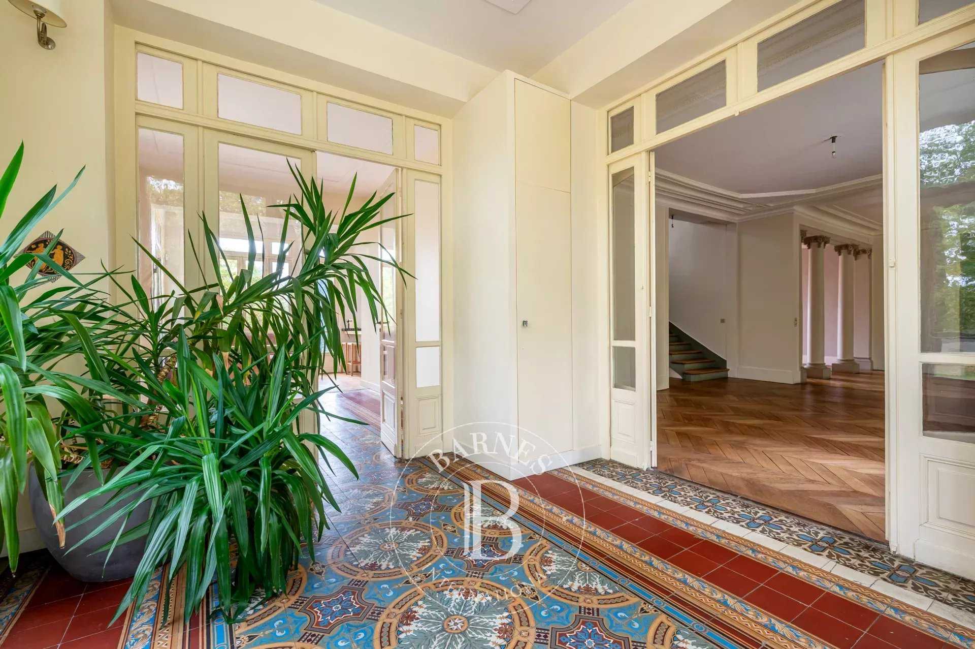 Rueil-Malmaison  - House 6 Bedrooms