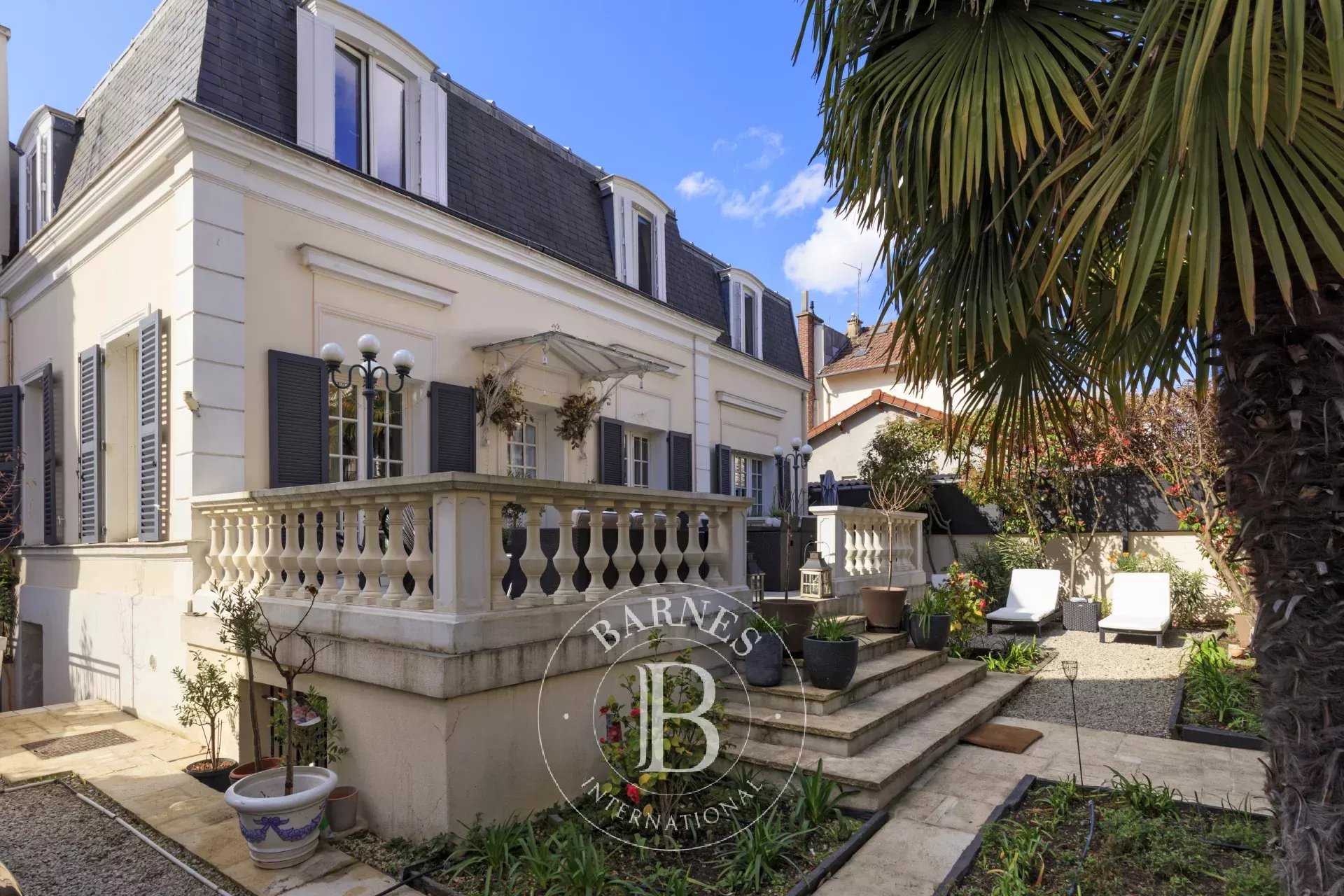 Asnières-sur-Seine  - Maison 5 Pi&egrave;ces 4 Chambres