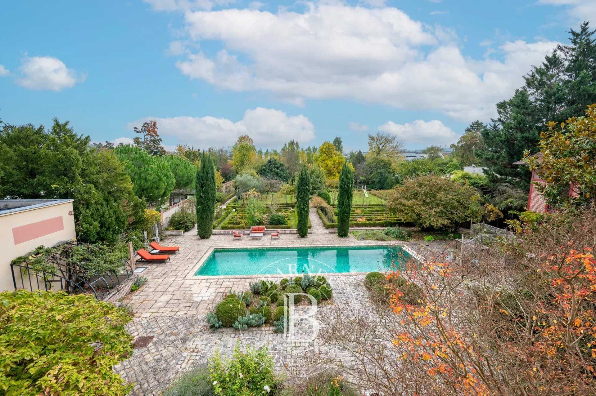 Rueil-Malmaison  - House 6 Bedrooms