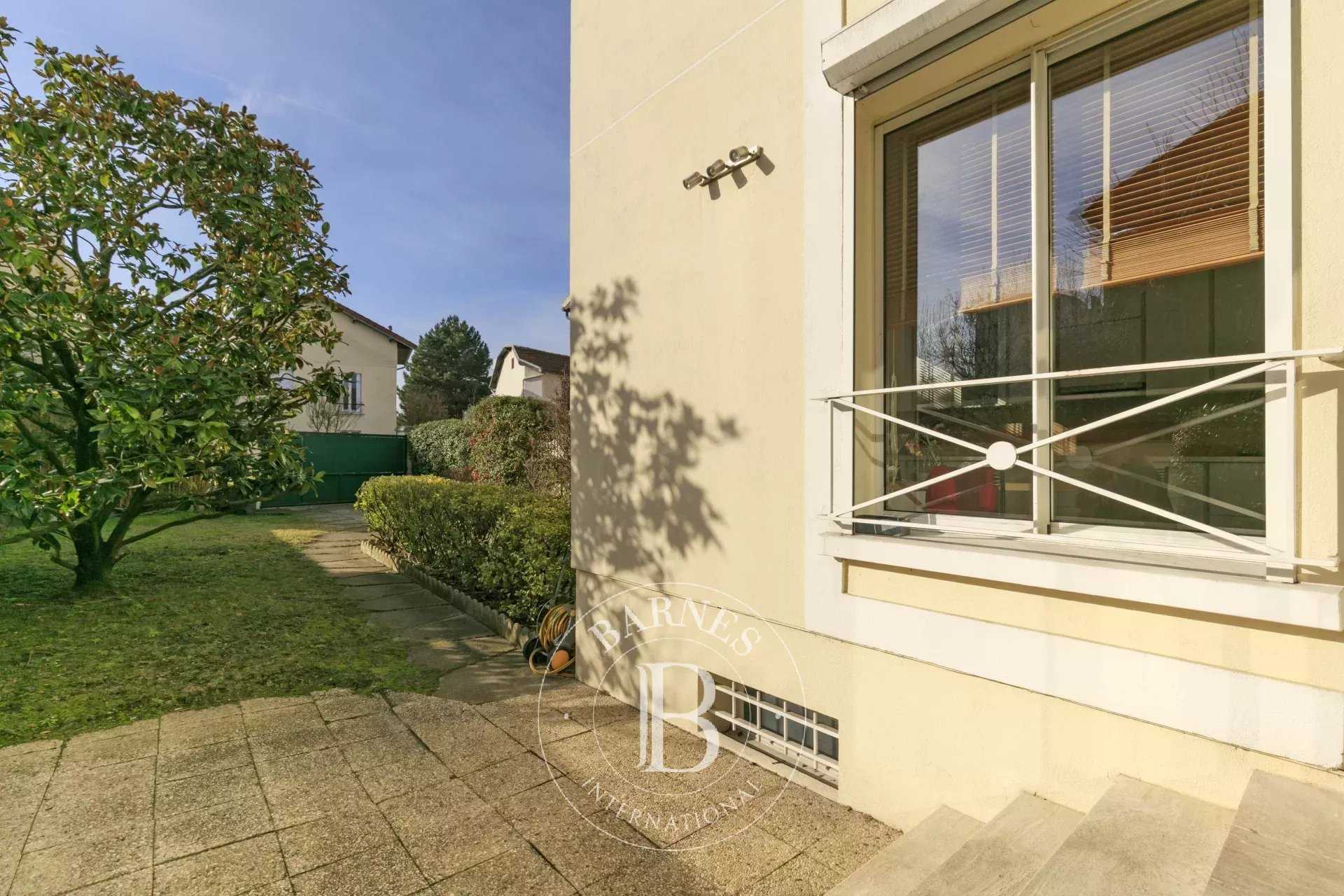 Courbevoie  - House 5 Bedrooms