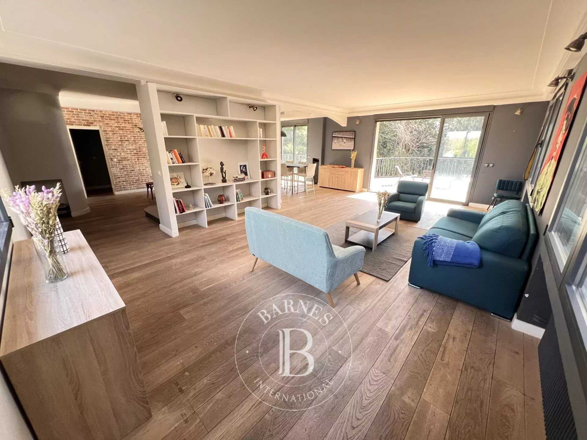 Rueil-Malmaison  - Maison 9 Pi&egrave;ces 7 Chambres