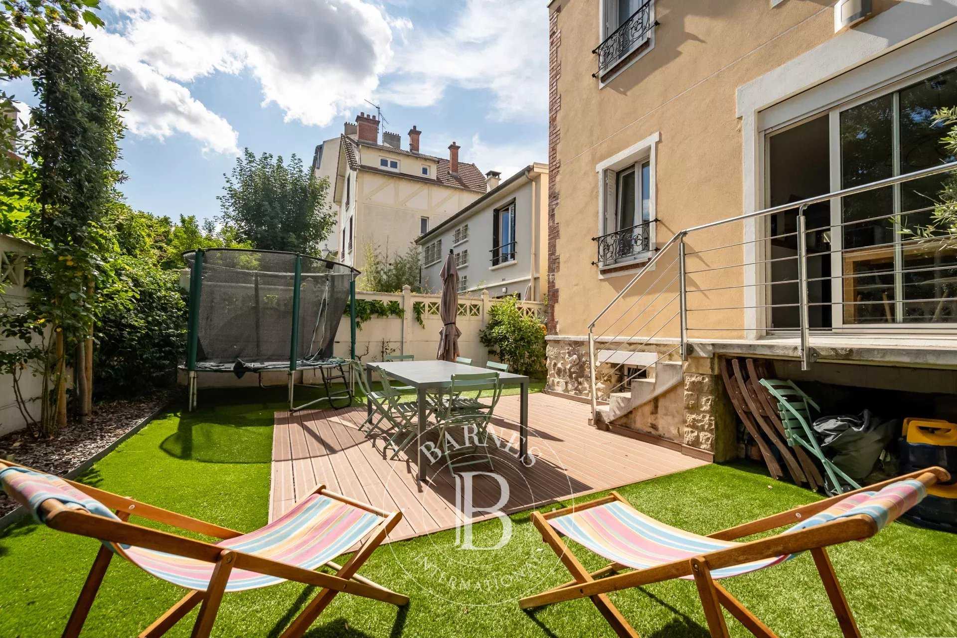 Asnières-sur-Seine  - Maison 6 Pi&egrave;ces 4 Chambres