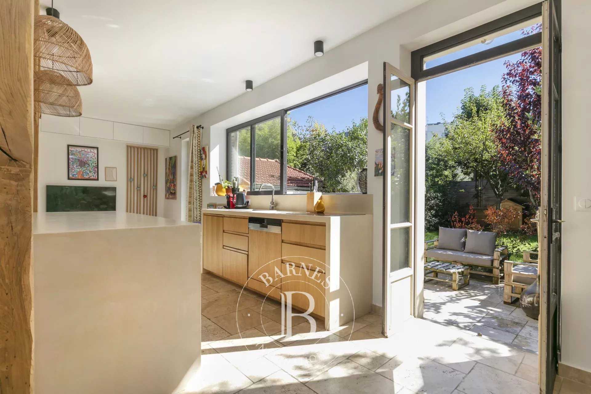 La Garenne-Colombes  - Maison 5 Pi&egrave;ces 2 Chambres