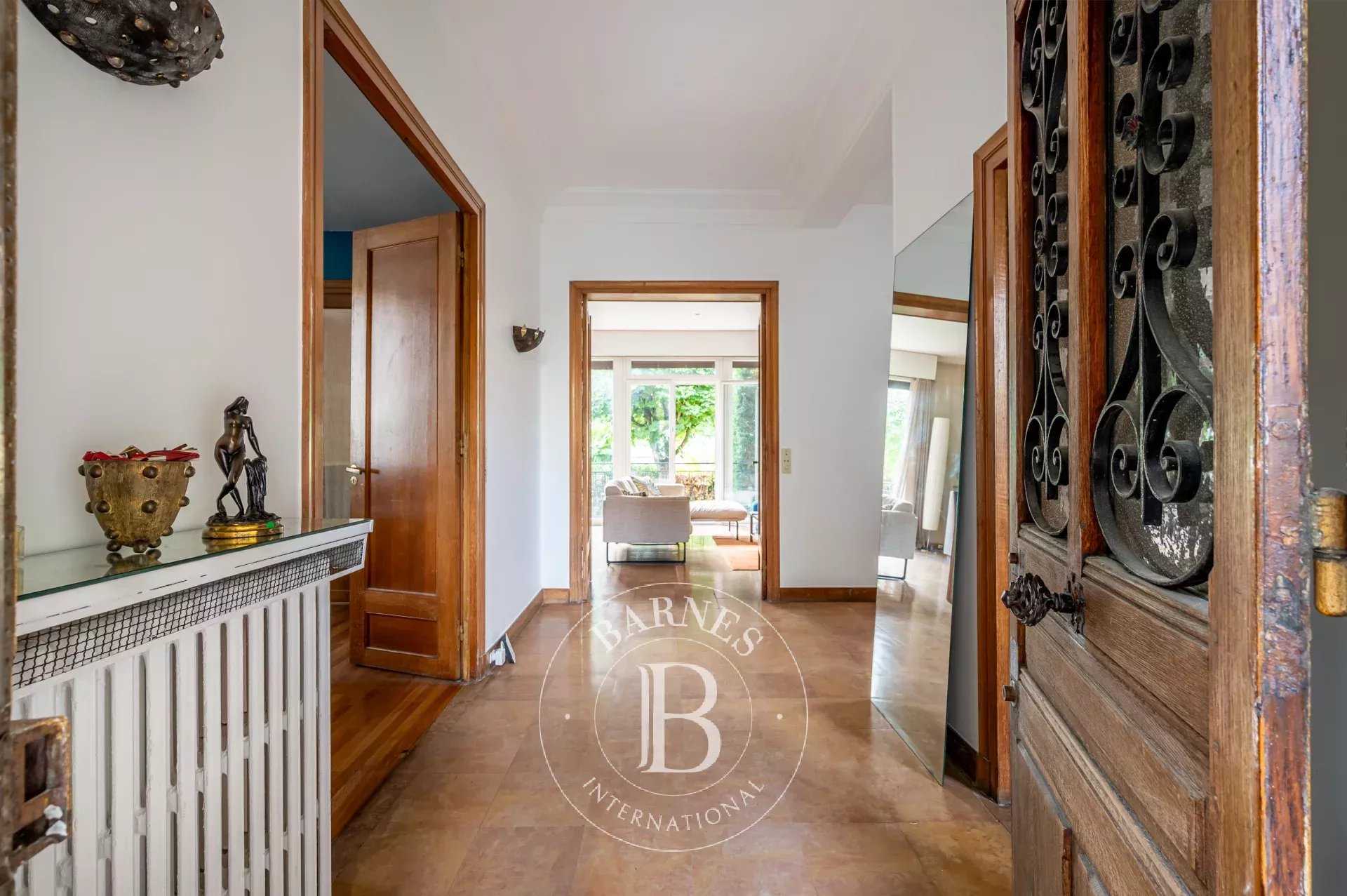 Colombes  - Maison 8 Pi&egrave;ces 5 Chambres