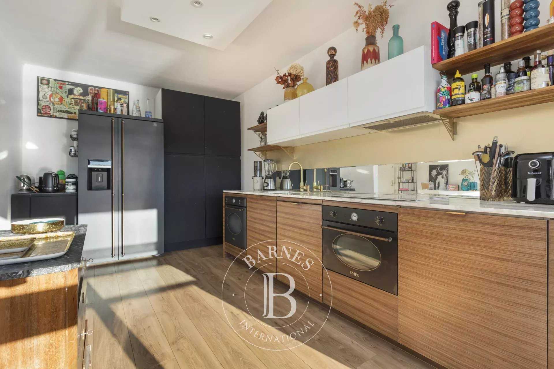 Courbevoie  - Appartement 5 Pi&egrave;ces 3 Chambres