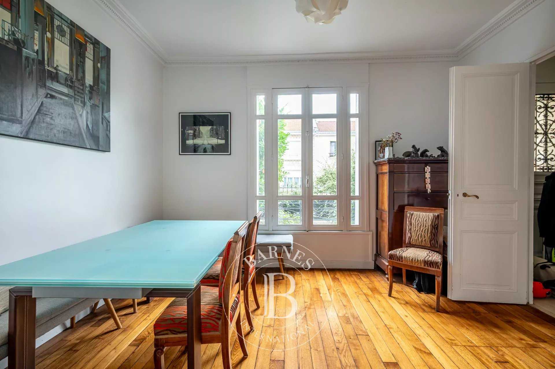 Courbevoie  - Casa 10 Cuartos 5 Habitaciones