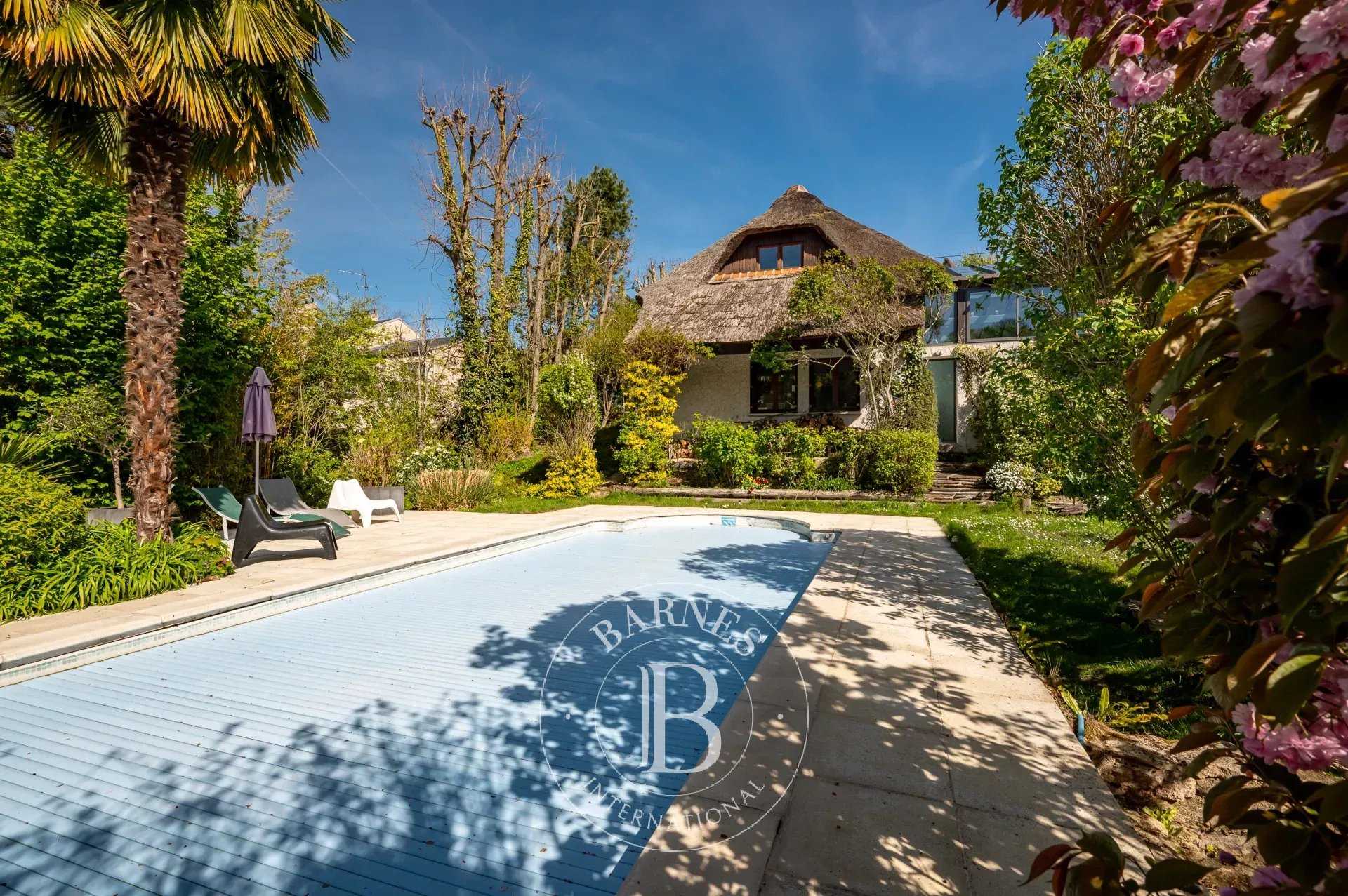 Rueil-Malmaison  - Maison 7 Pi&egrave;ces 6 Chambres