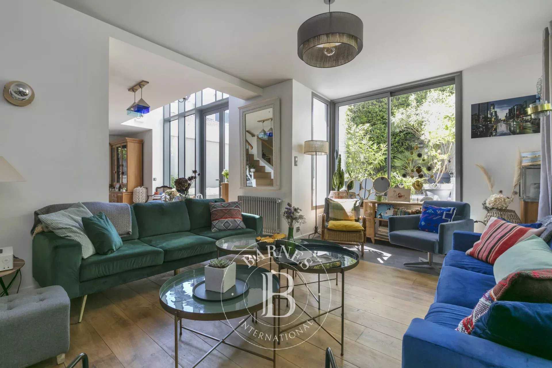 Courbevoie  - Maison 10 Pi&egrave;ces 6 Chambres