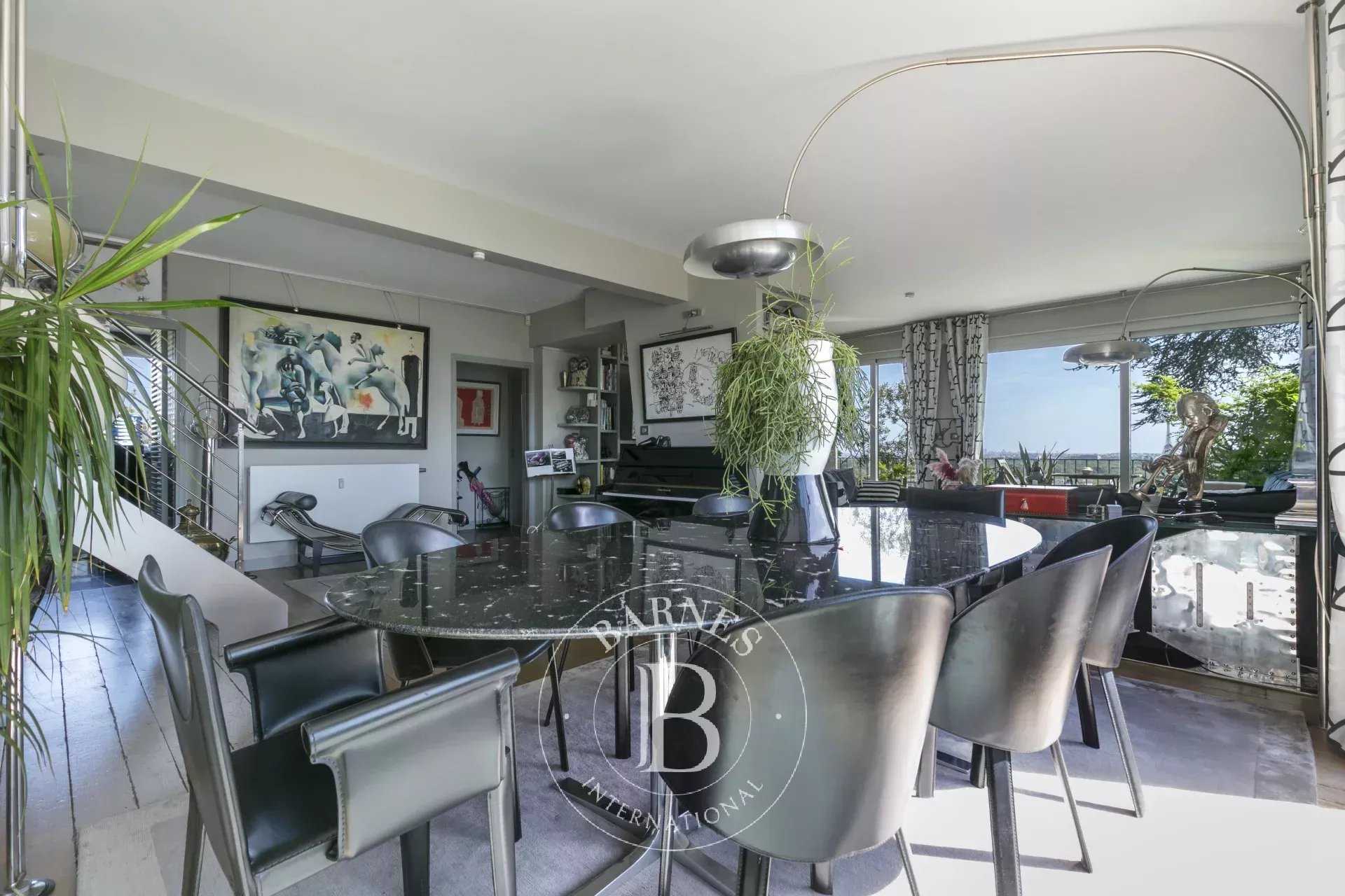 Suresnes  - Apartment 3 Bedrooms