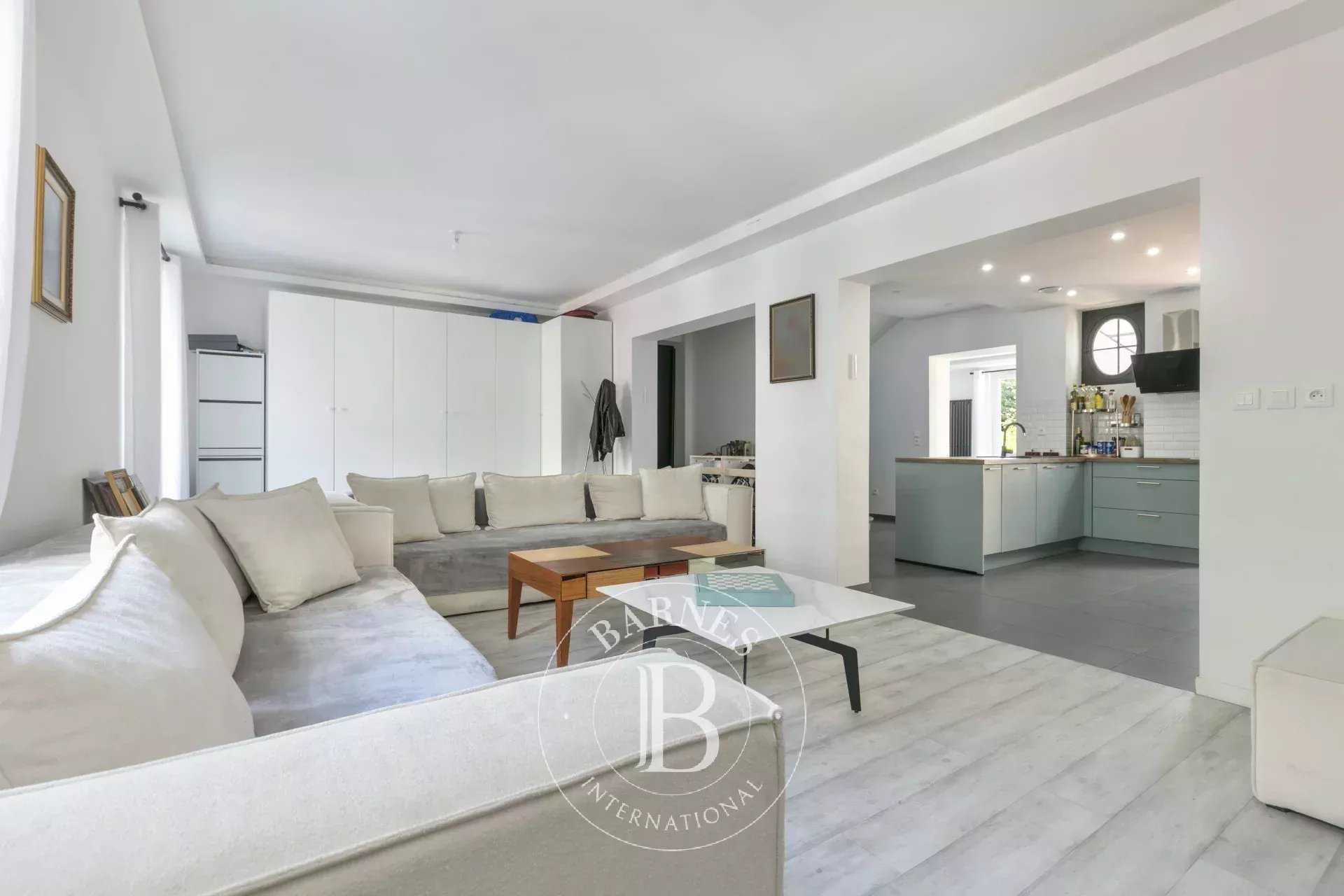 Puteaux  - Maison 7 Pièces 5 Chambres