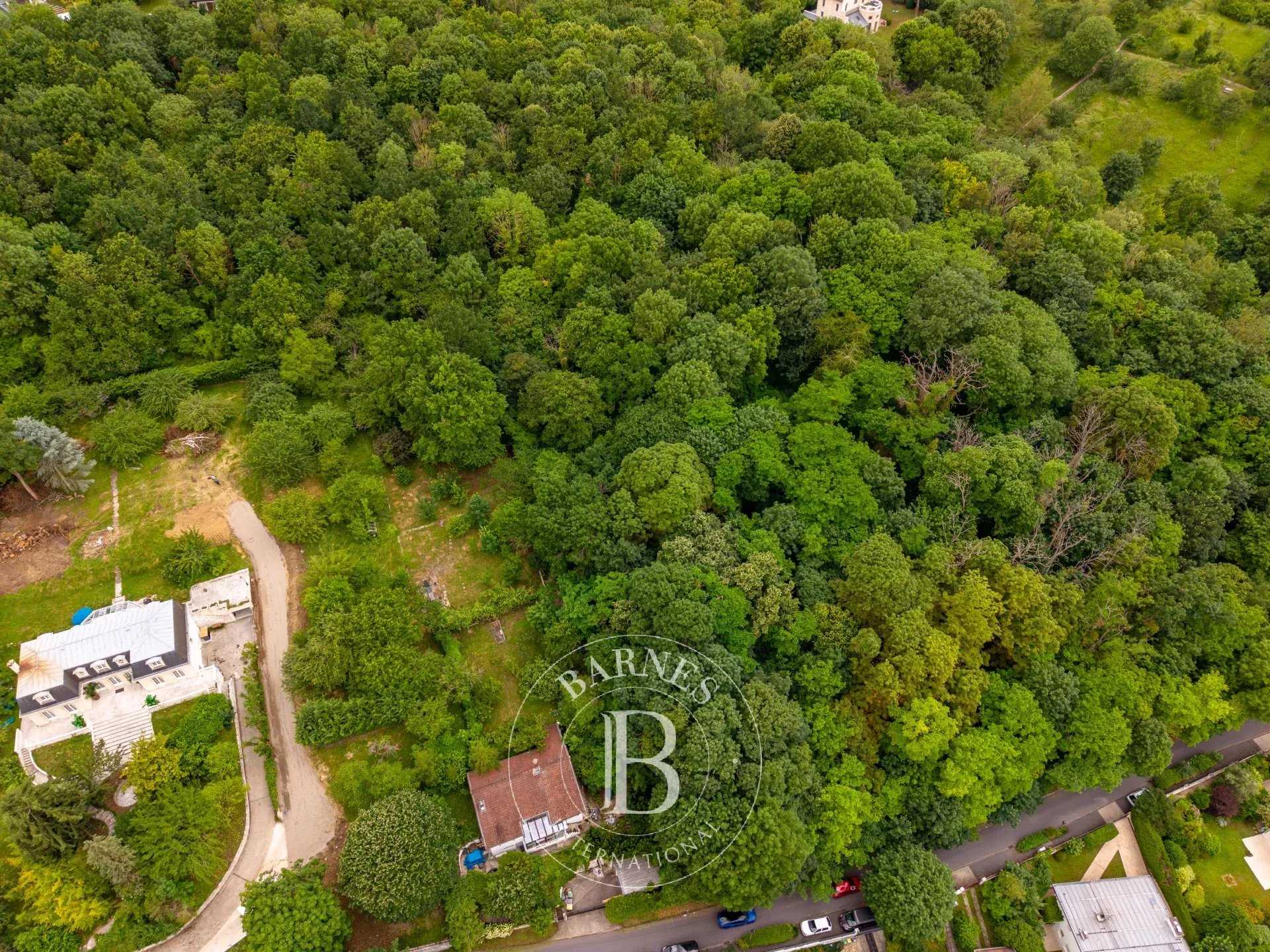 Rueil-Malmaison  - Terrain constructible 