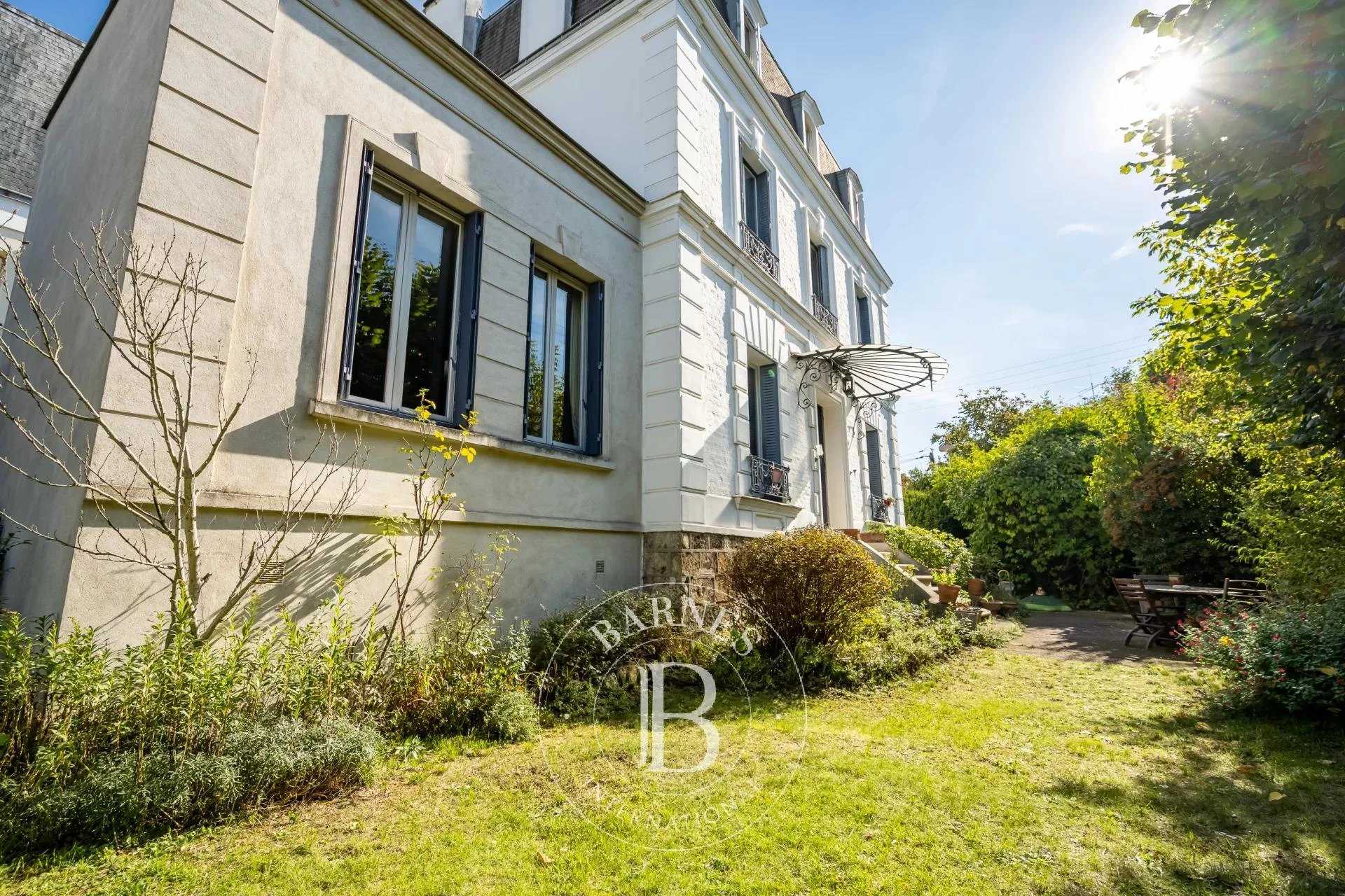 Bois-Colombes  - House 6 Bedrooms