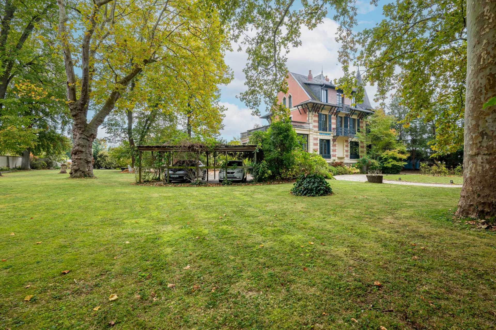 Rueil-Malmaison  - House 6 Bedrooms