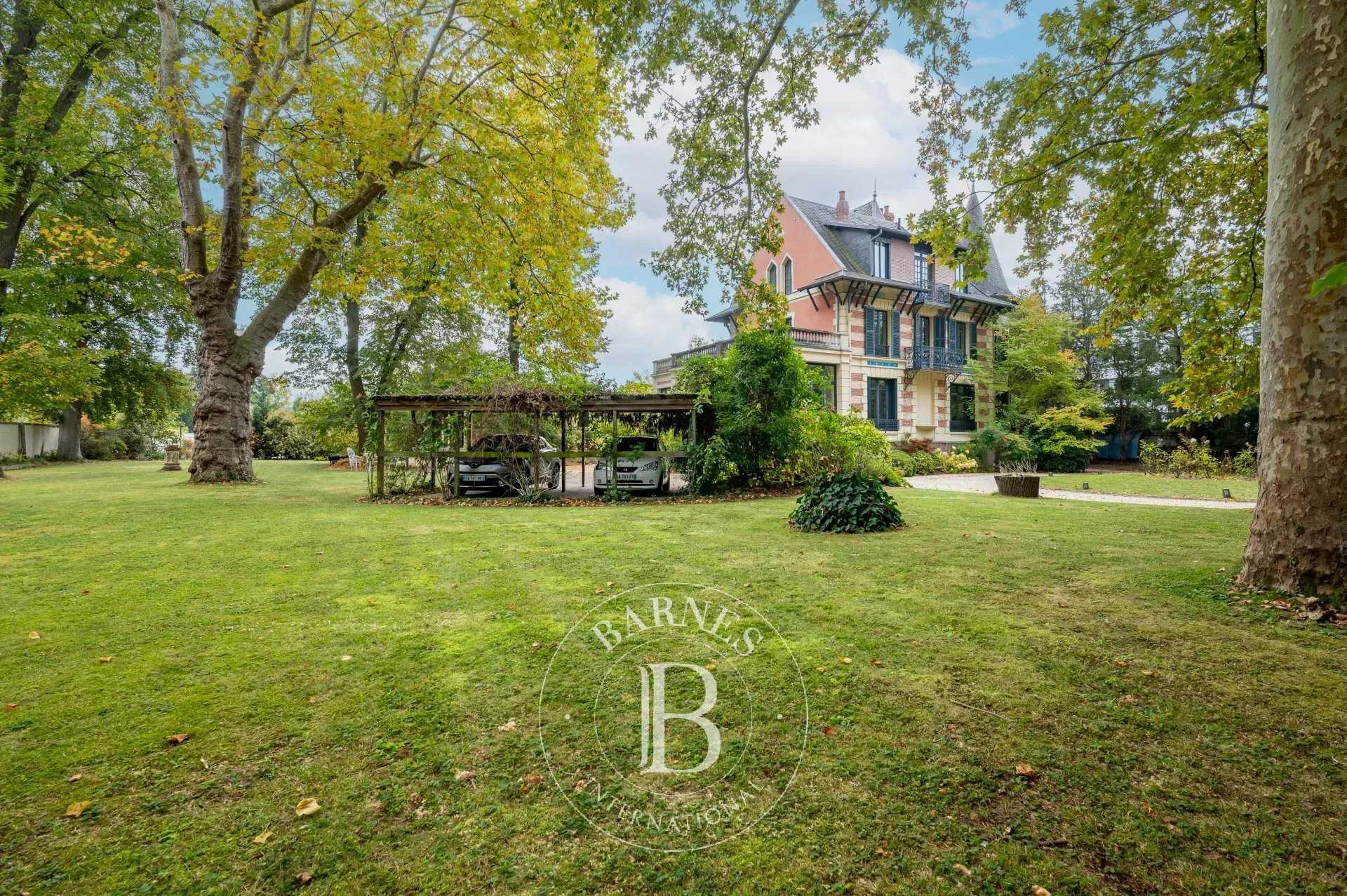 Rueil-Malmaison  - House 6 Bedrooms