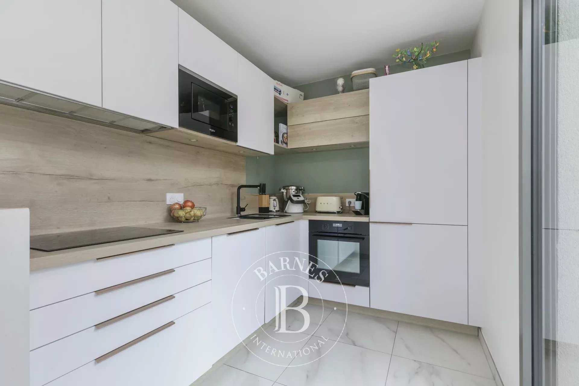 Rueil-Malmaison  - Apartment 3 Bedrooms