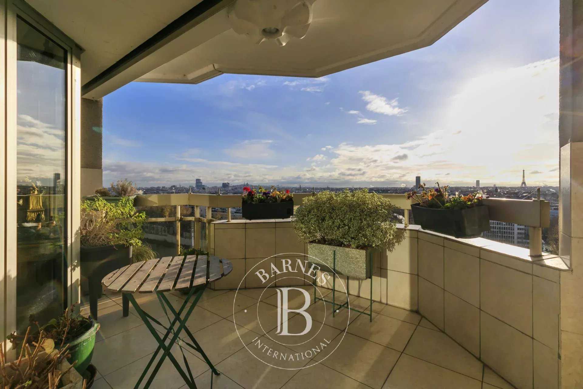 Courbevoie  - Apartment 3 Bedrooms