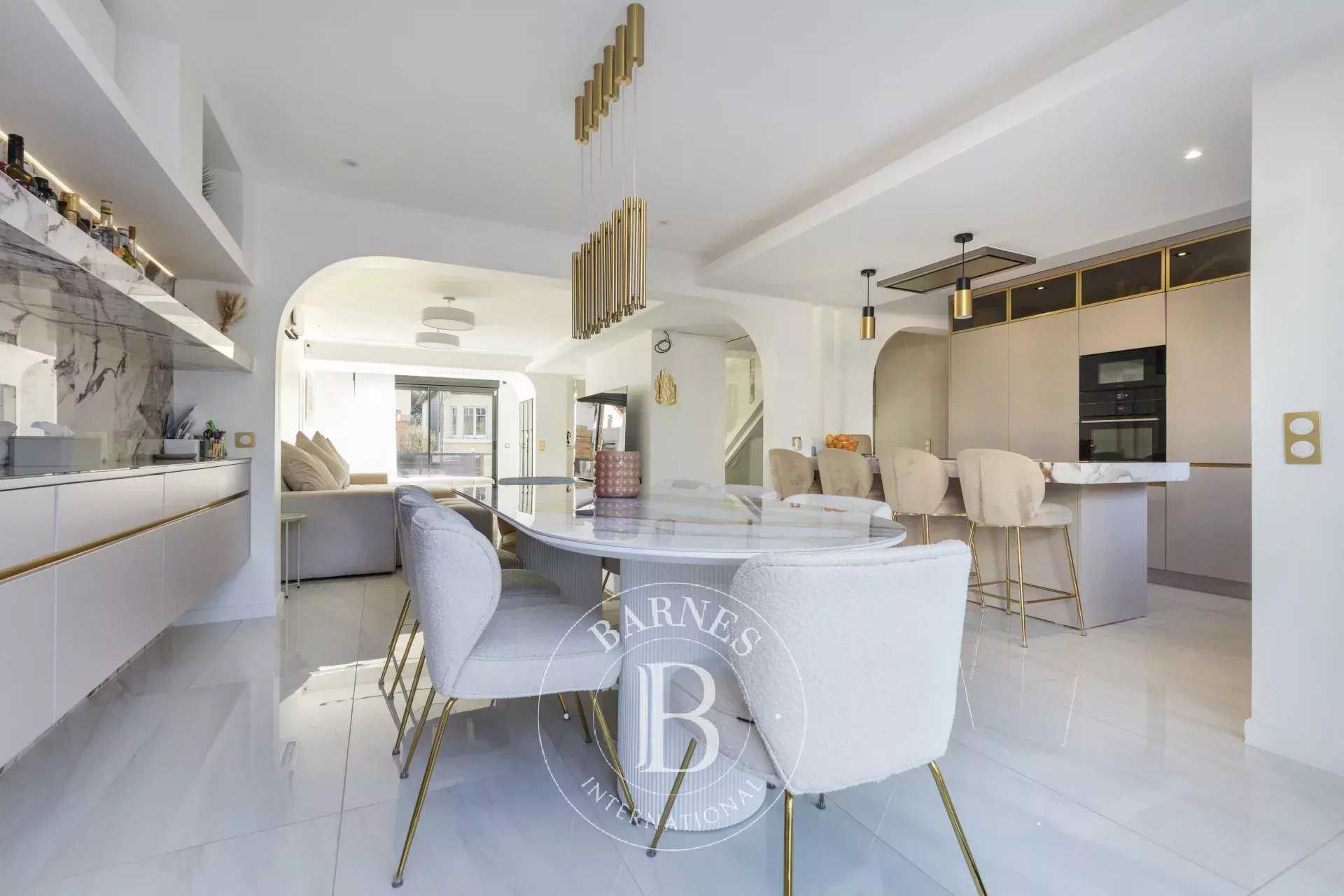 Rueil-Malmaison  - House 6 Bedrooms