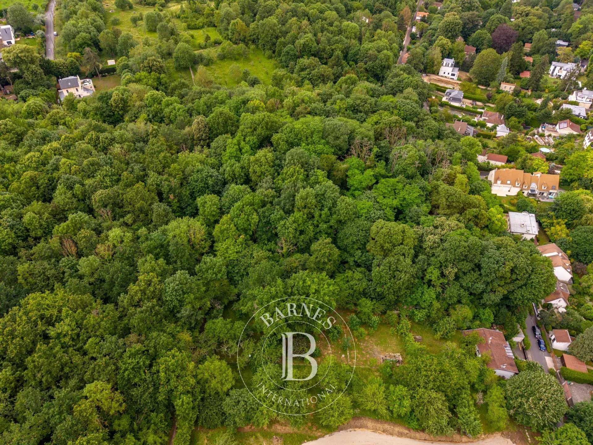 Rueil-Malmaison  - Terrain constructible 