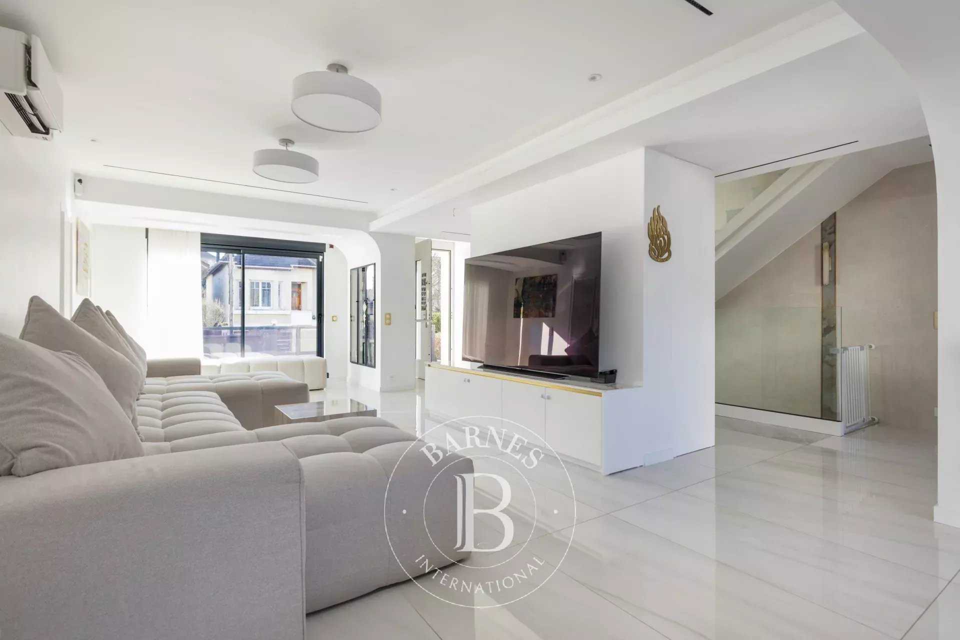 Rueil-Malmaison  - House 6 Bedrooms