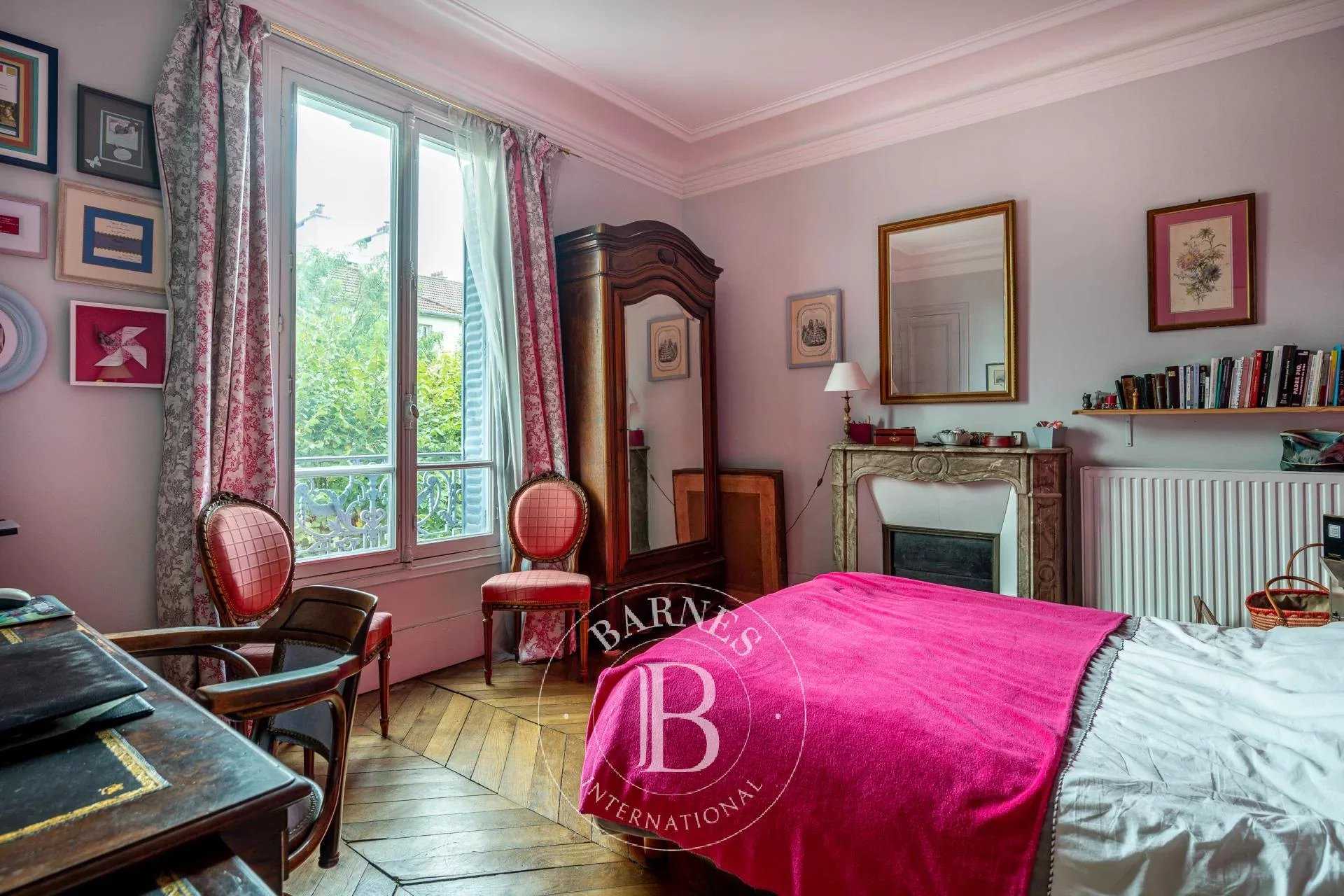 Bois-Colombes  - House 6 Bedrooms