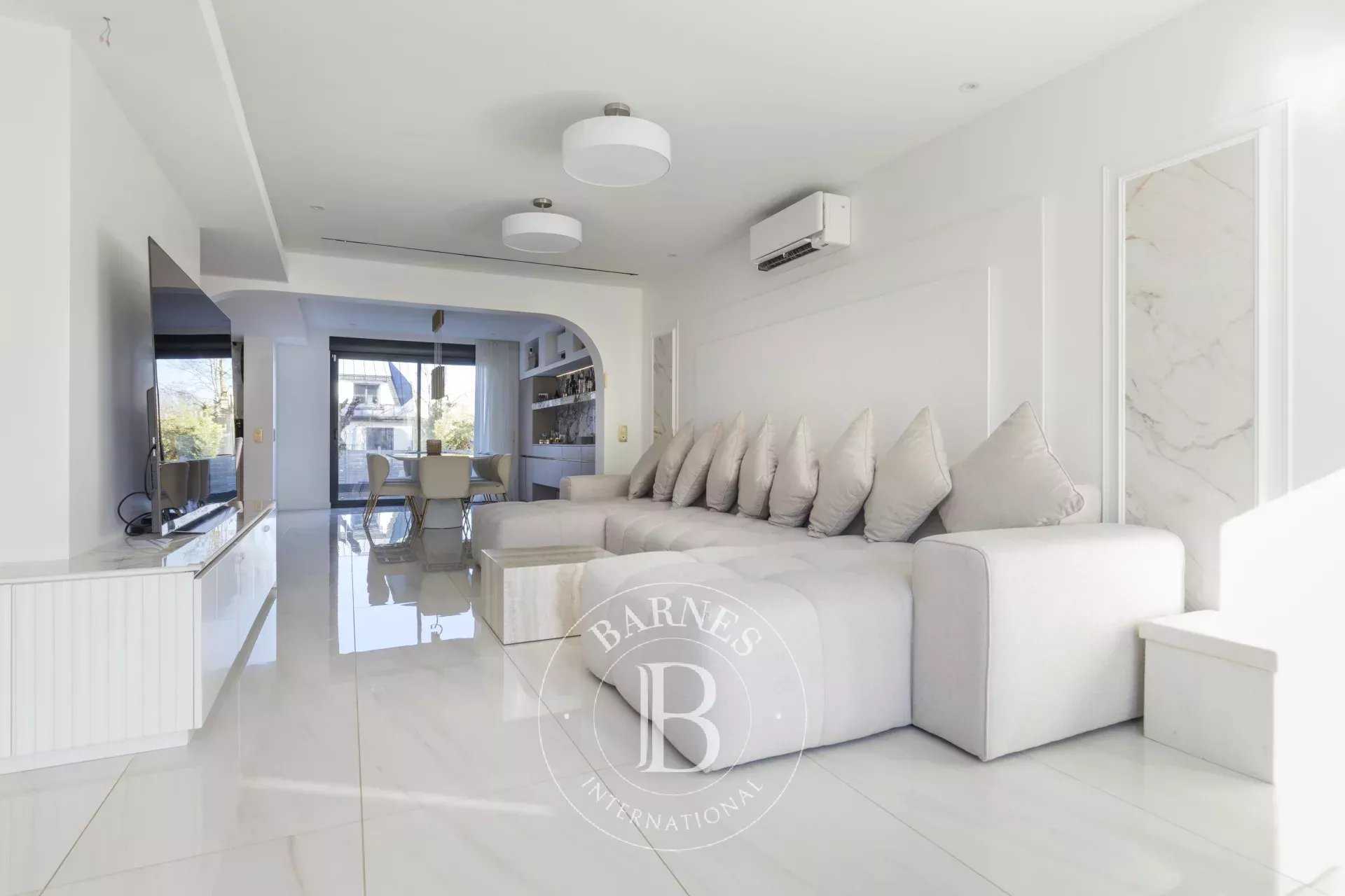 Rueil-Malmaison  - House 6 Bedrooms