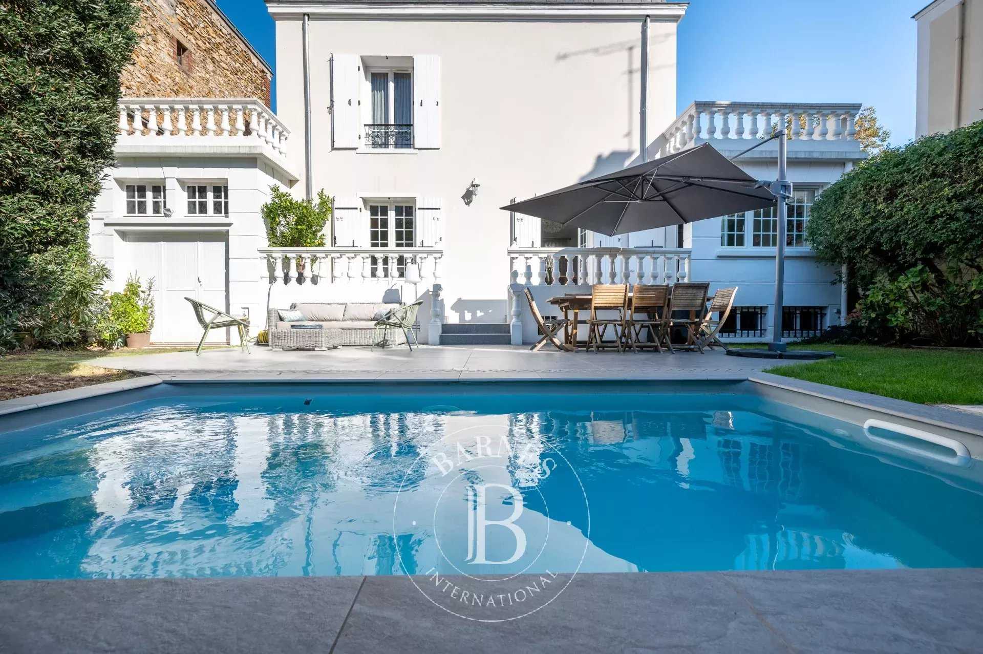 Colombes  - House 5 Bedrooms