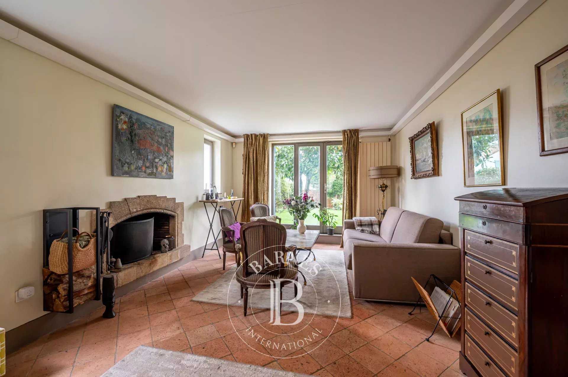 Rueil-Malmaison  - House 6 Bedrooms